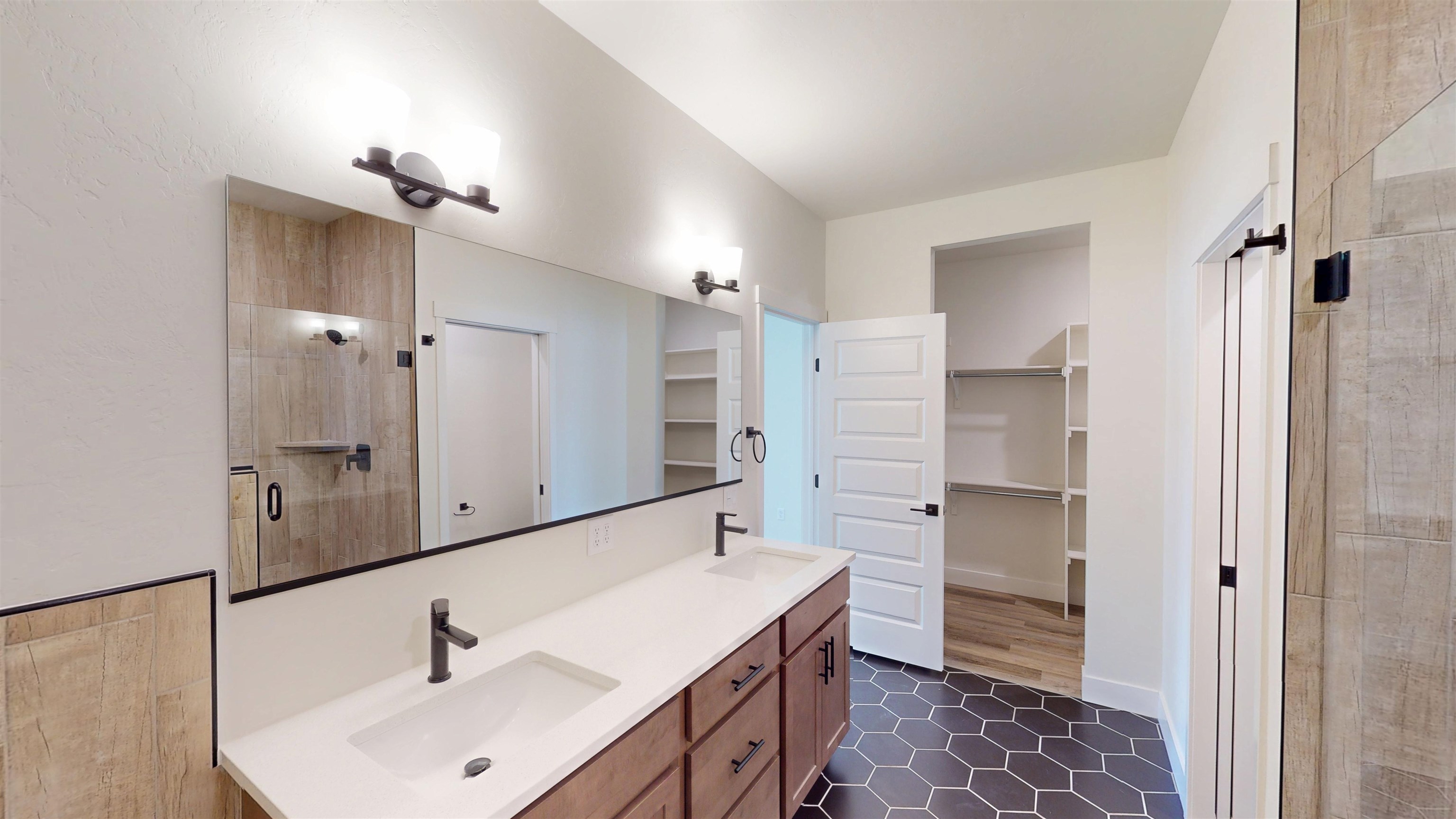 2461 Ross Road Property Photo 22