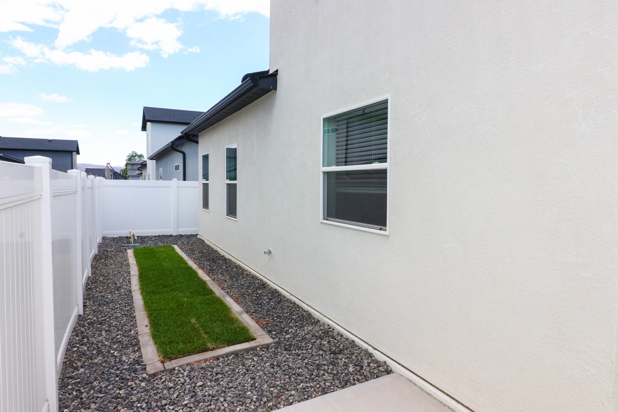 2461 Ross Road Property Photo 30