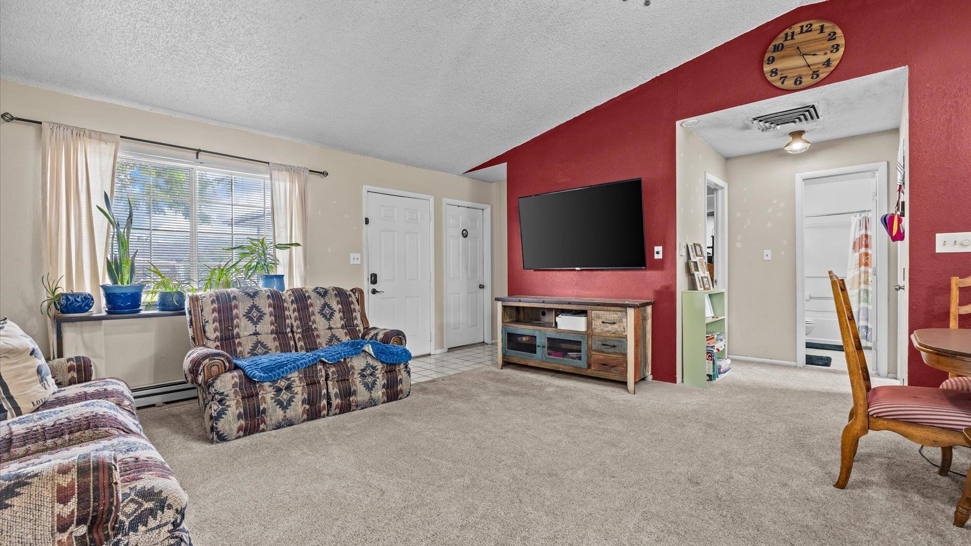 467 N Grandby Court Property Photo 4