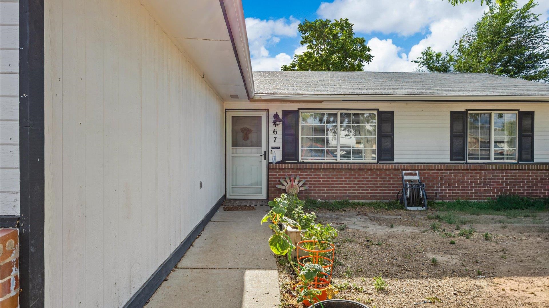 467 N Grandby Court Property Photo 24