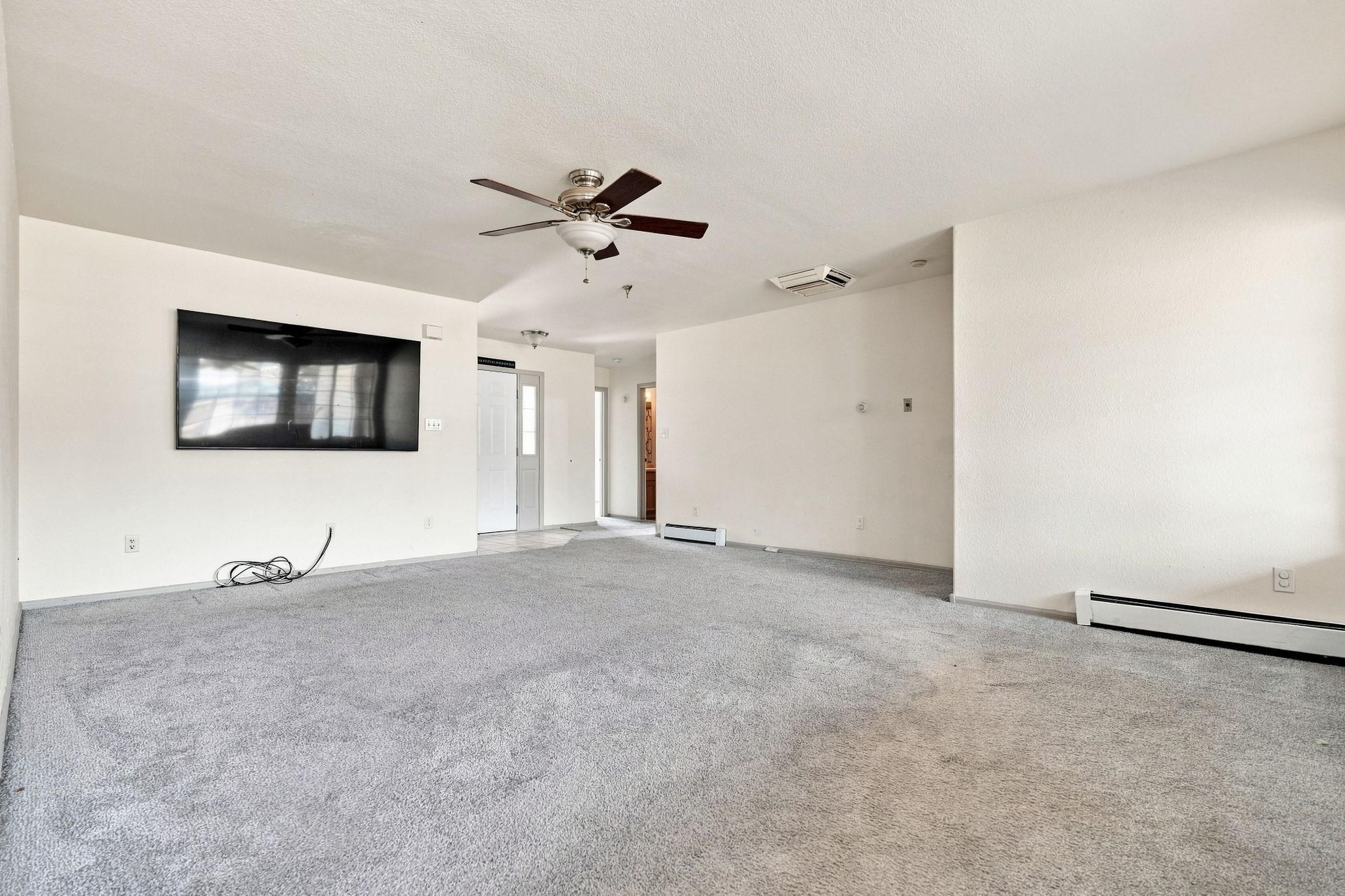269 E Hanover Circle Property Photo 6