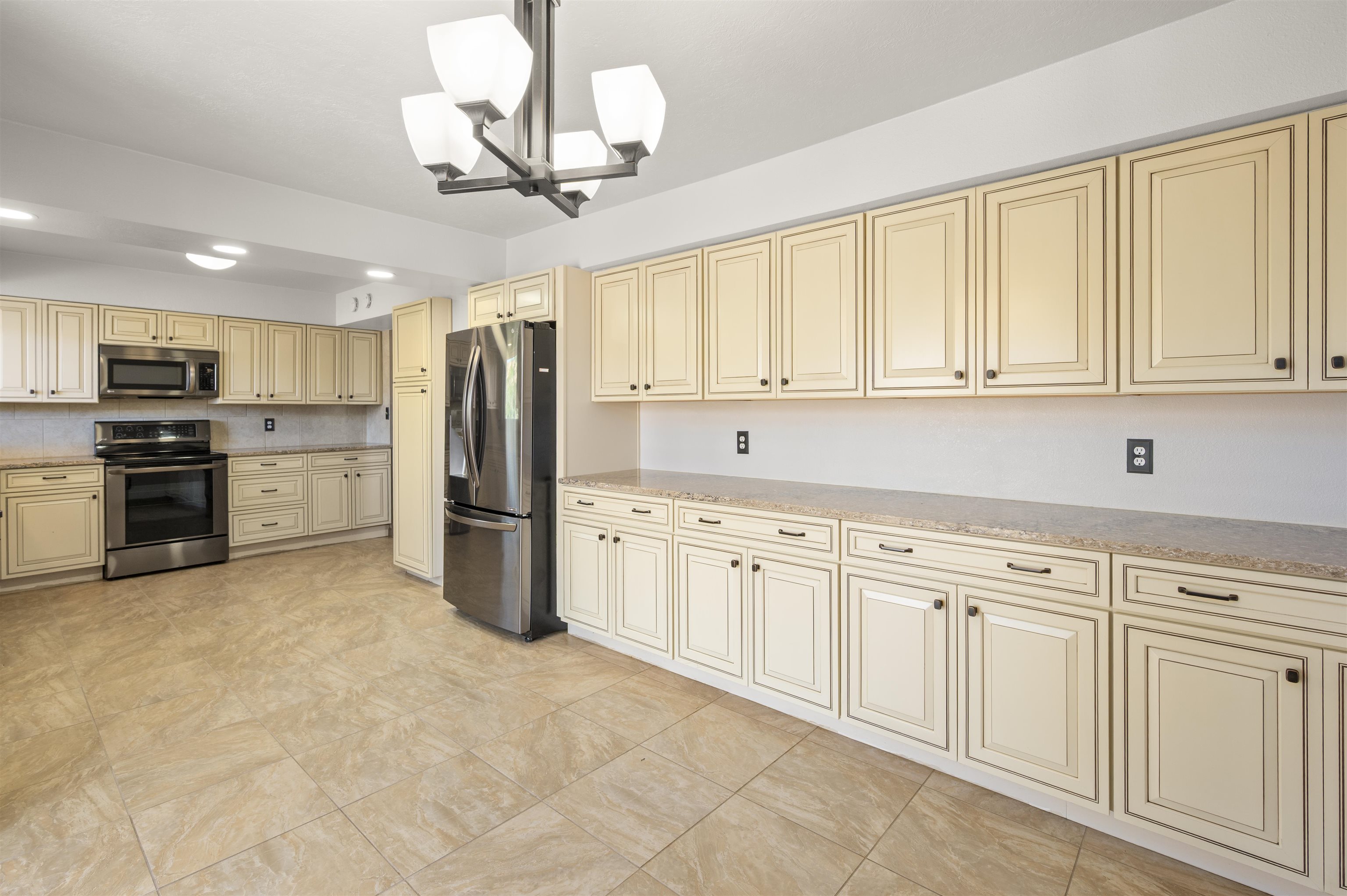 547 W Greenwood Drive Property Photo 12