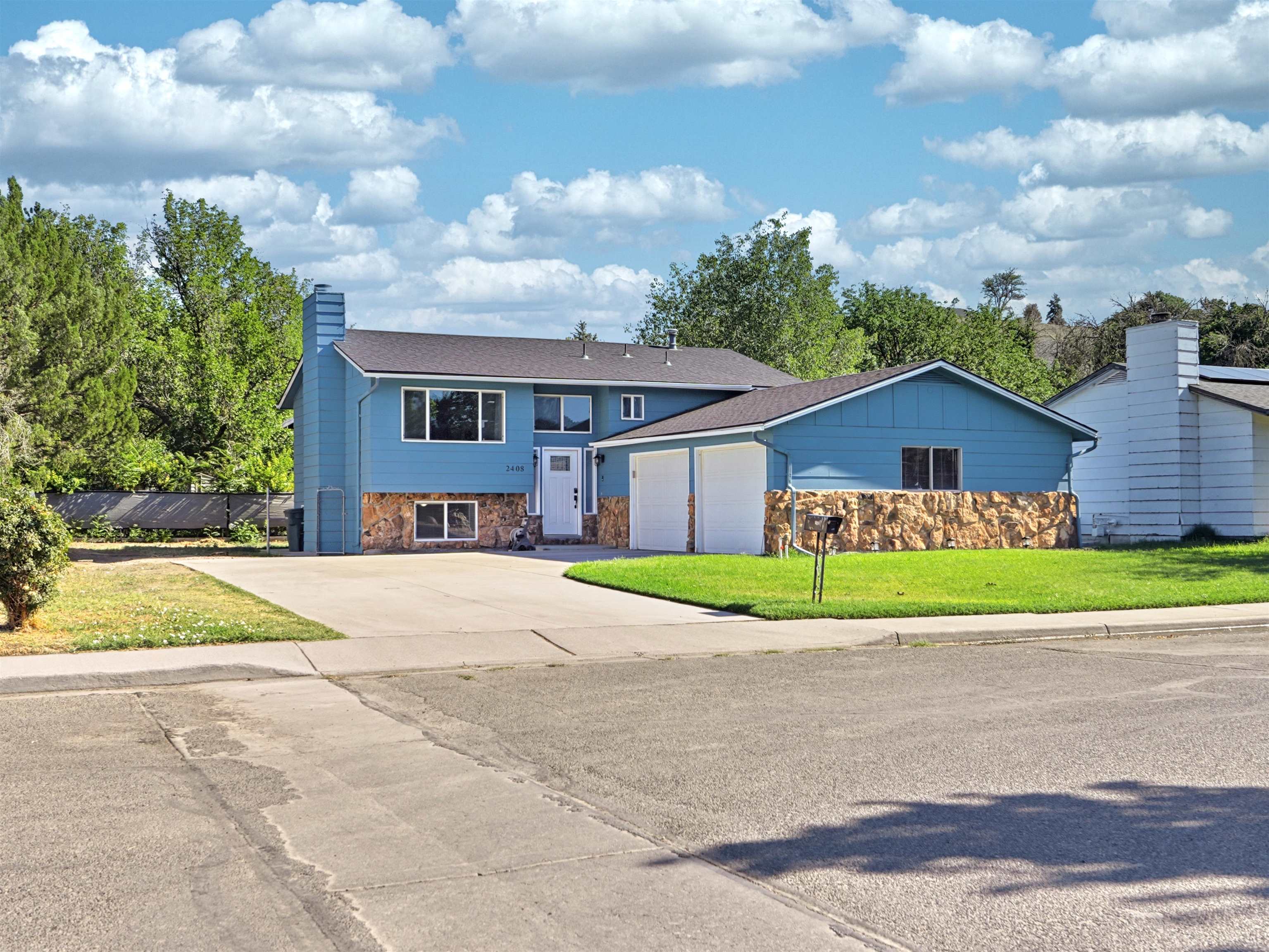 2408 Walnut Avenue