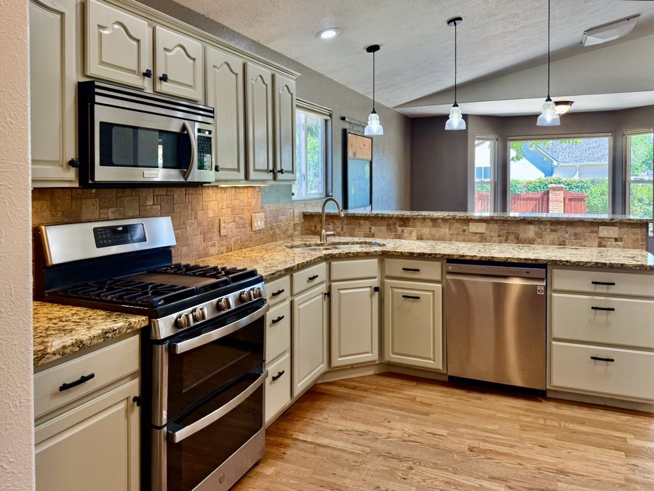 2810 Grand View Circle Property Photo 4