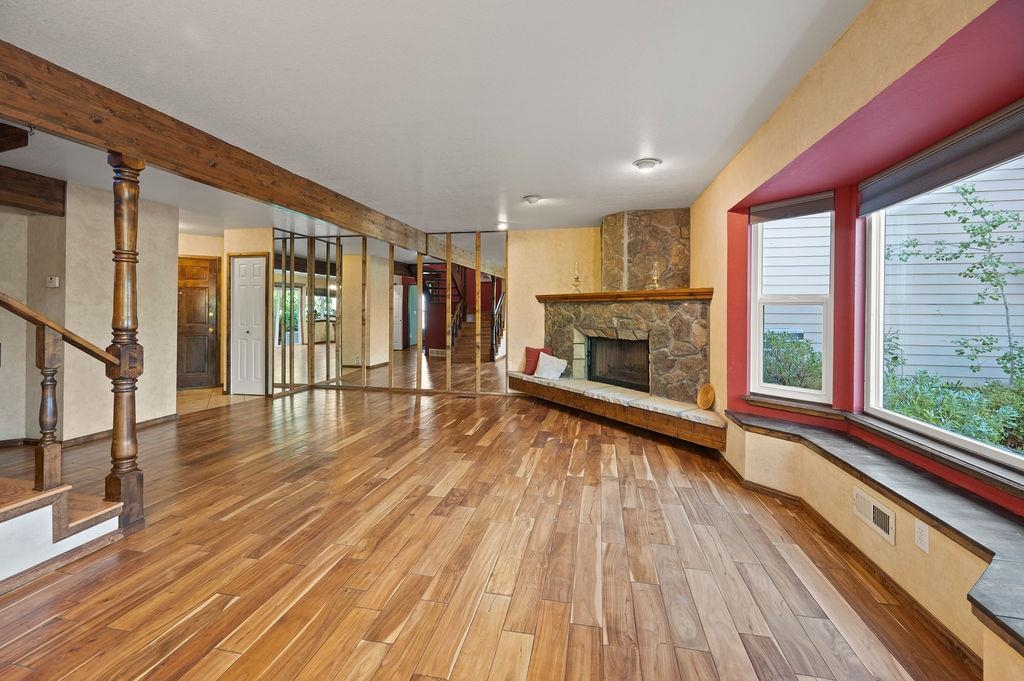 379 Explorer Court Property Photo 4