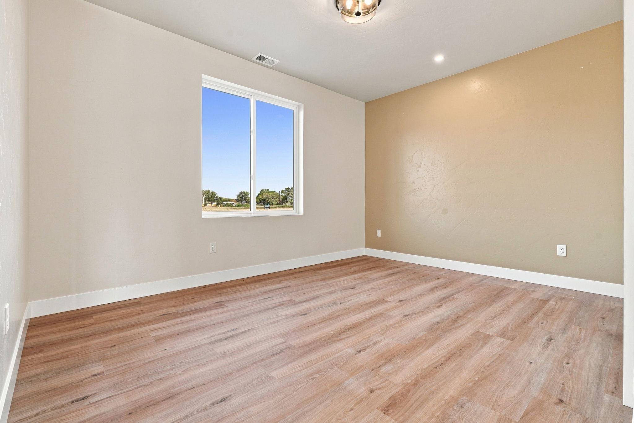 1018 Lone Tree Court Property Photo 10