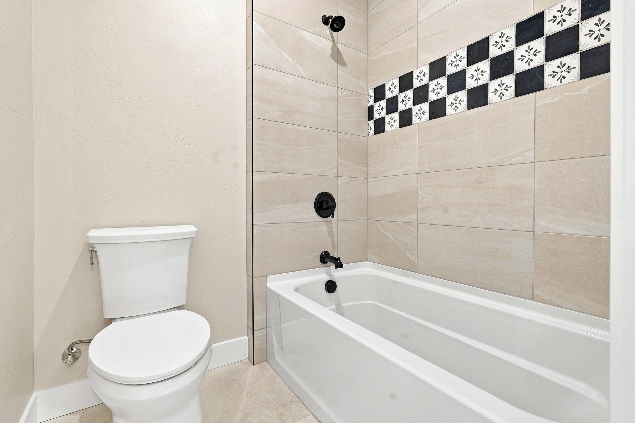 1018 Lone Tree Court Property Photo 17