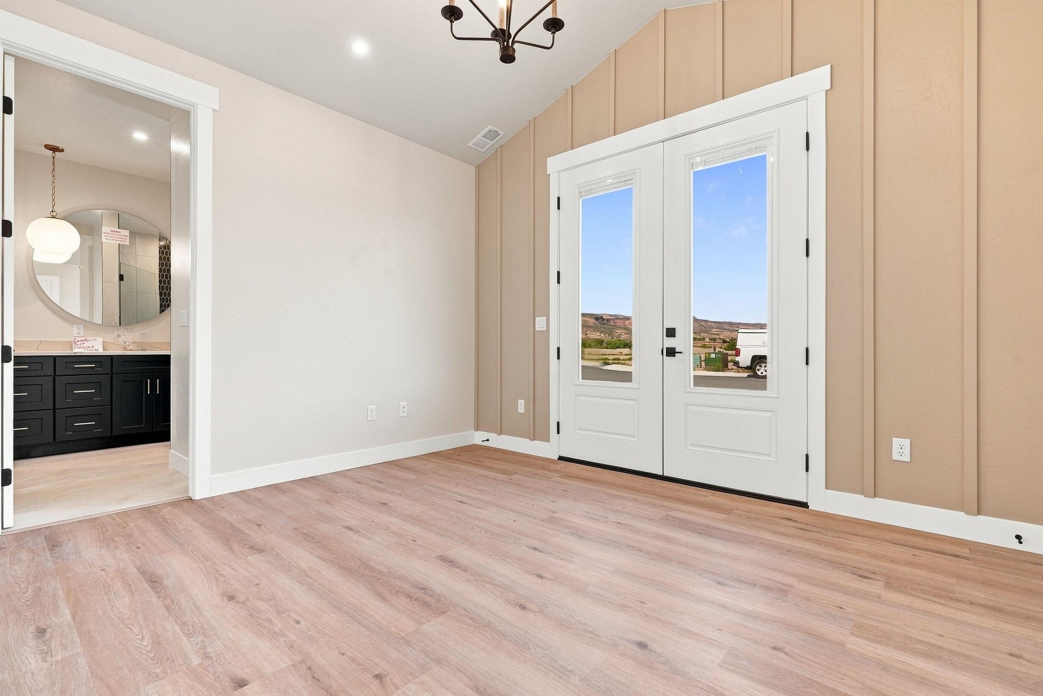 1018 Lone Tree Court Property Photo 32