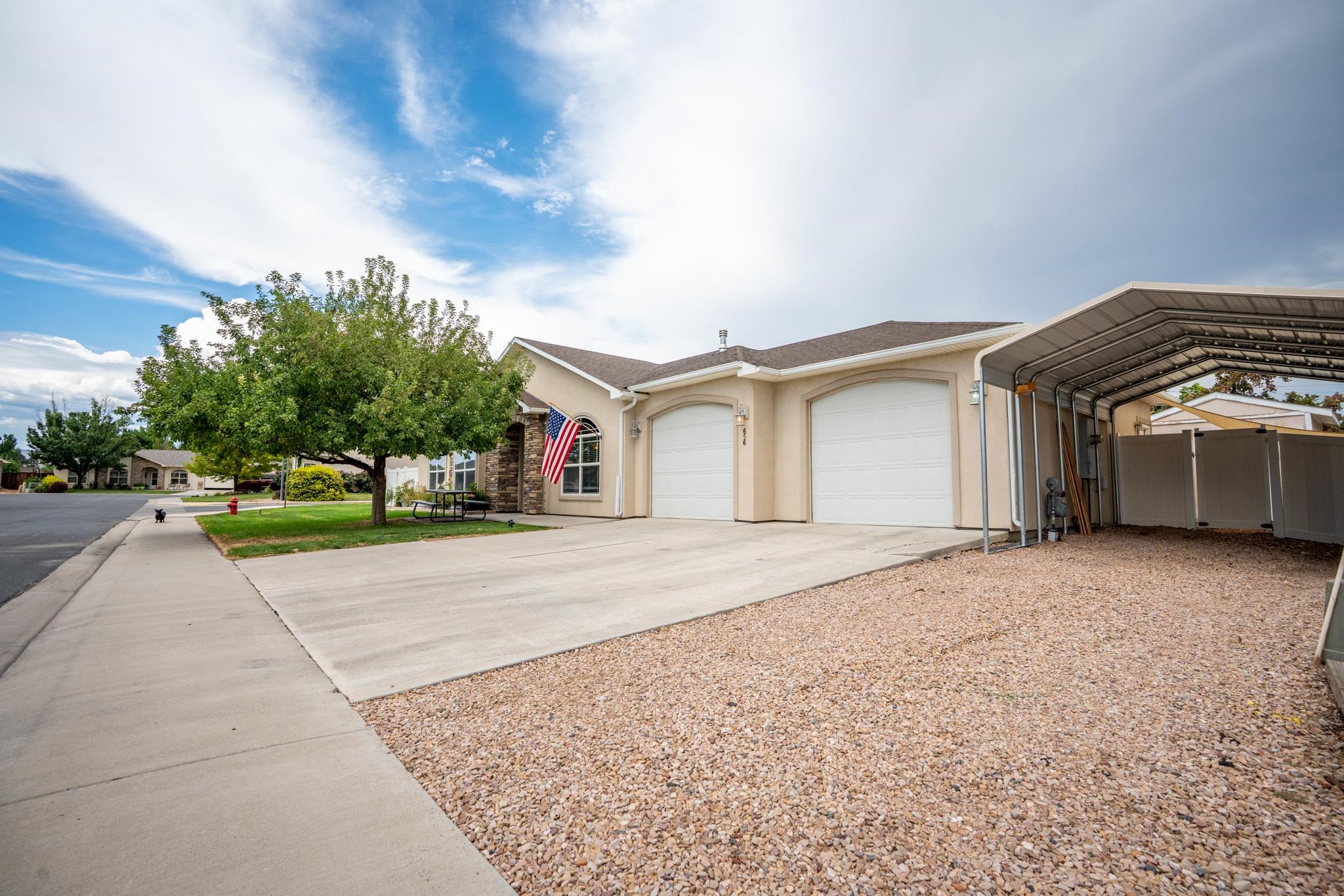 656 Huntington Road Property Photo 4