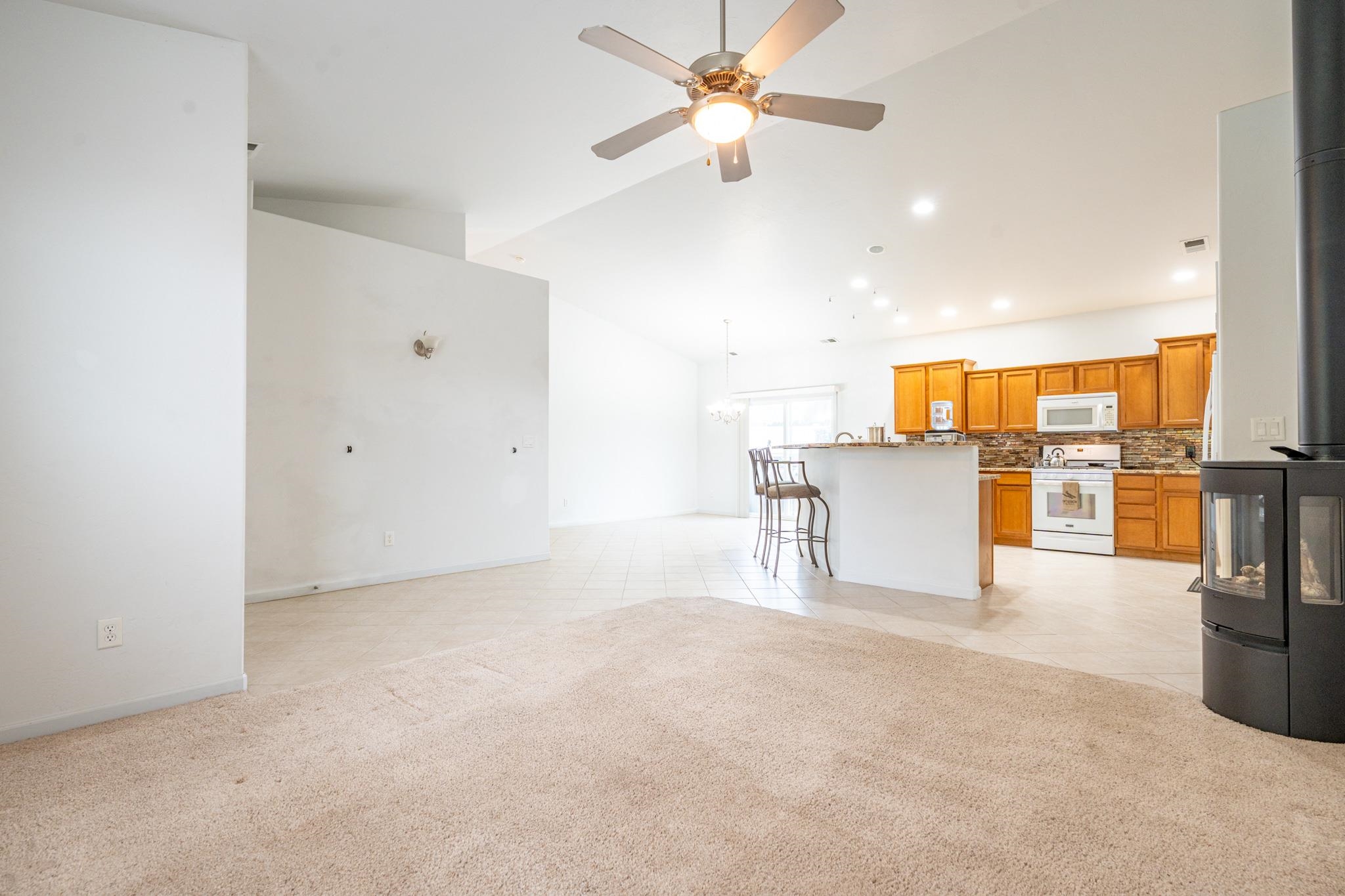 656 Huntington Road Property Photo 6