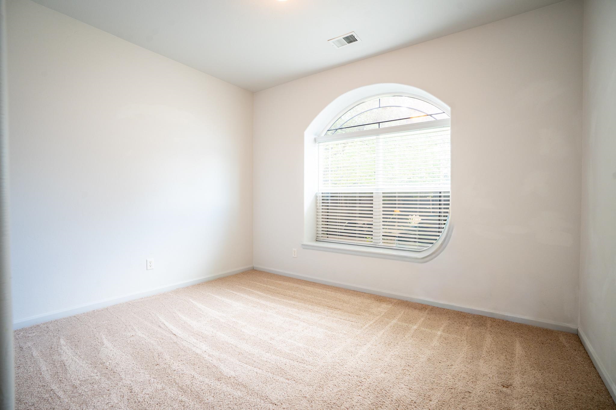 656 Huntington Road Property Photo 18