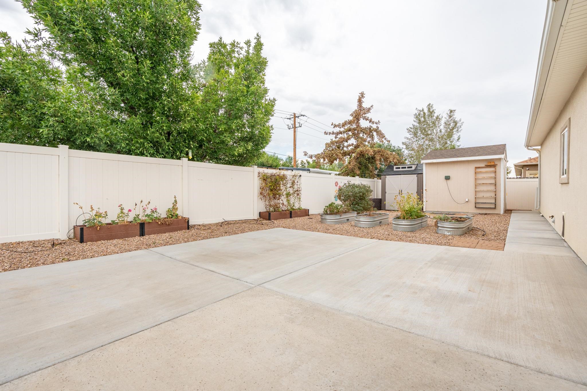 656 Huntington Road Property Photo 24
