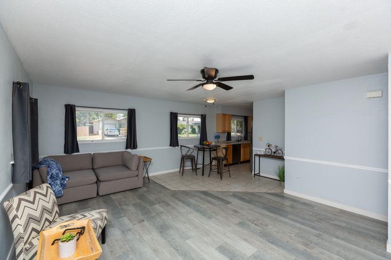 137 N Cherry Street Property Photo 4