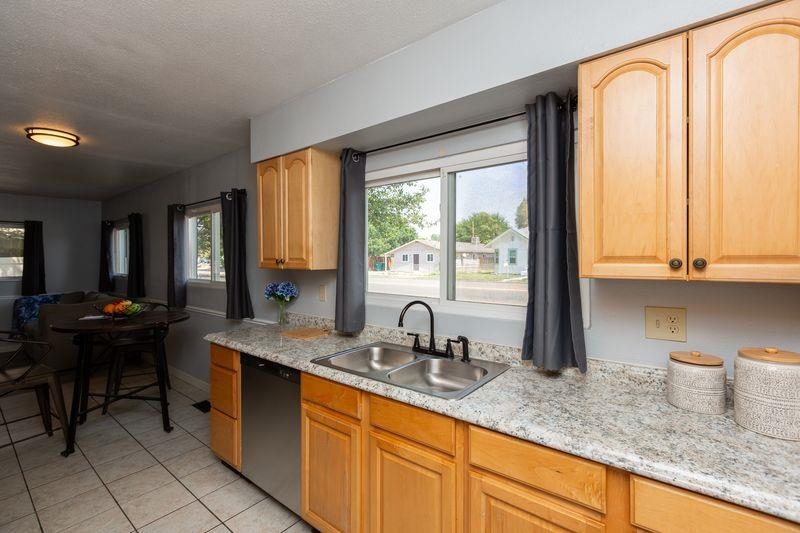 137 N Cherry Street Property Photo 15
