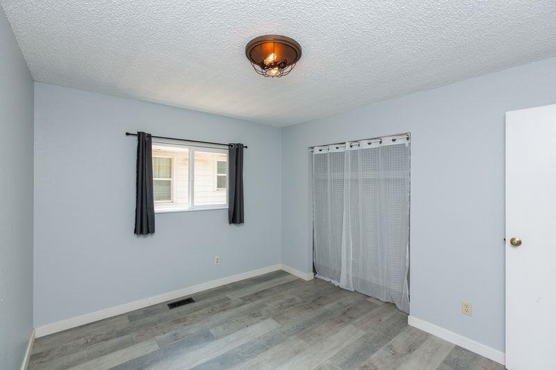 137 N Cherry Street Property Photo 25