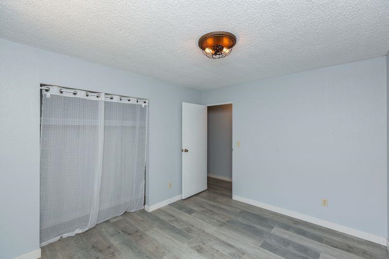 137 N Cherry Street Property Photo 26