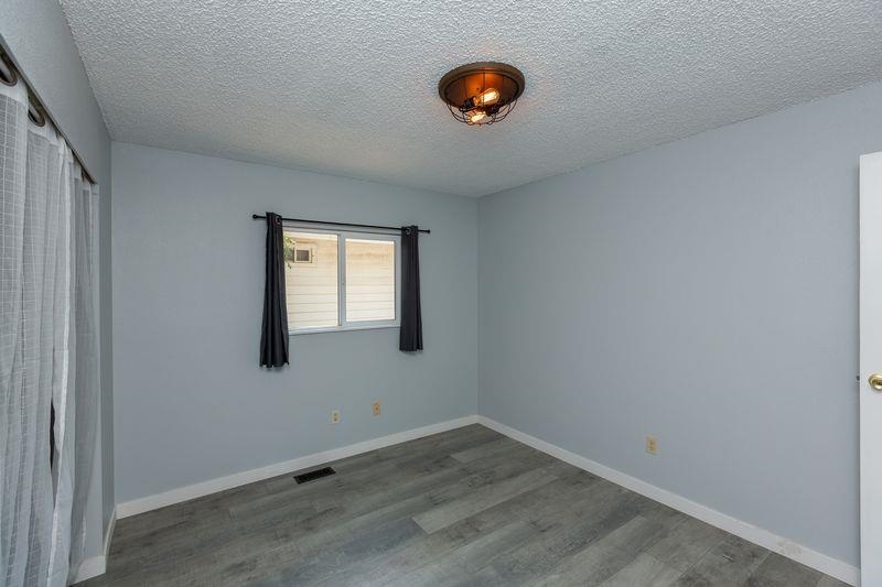 137 N Cherry Street Property Photo 29