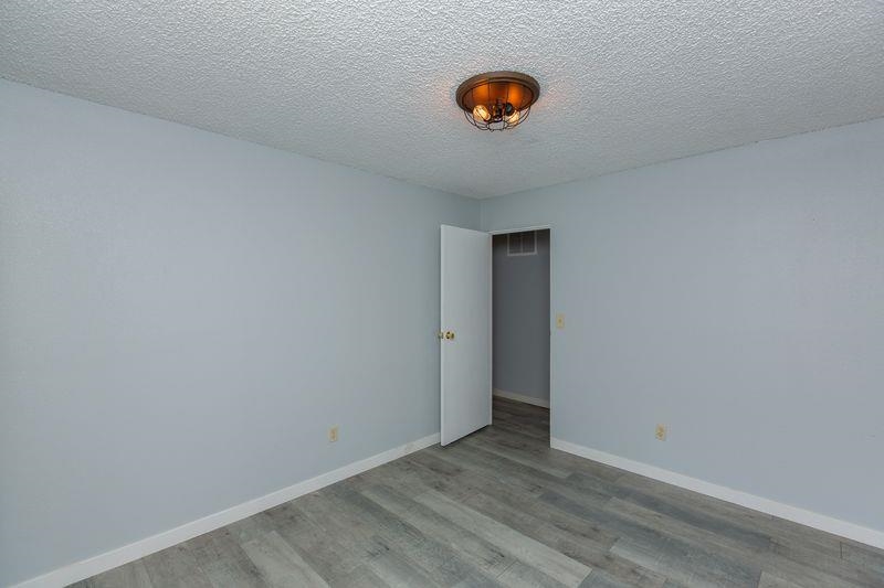 137 N Cherry Street Property Photo 30