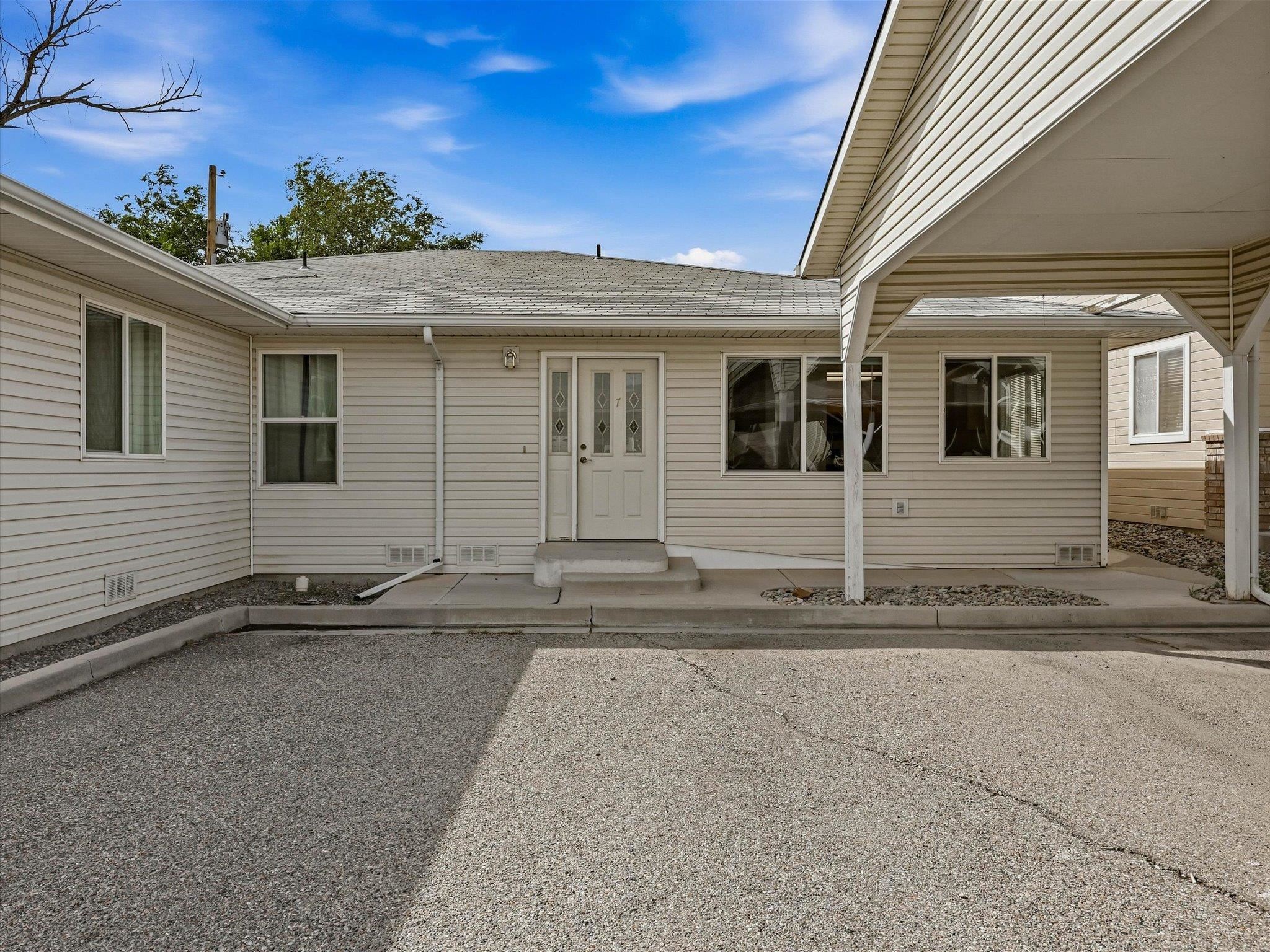 345 W Kennedy Avenue Property Photo 2