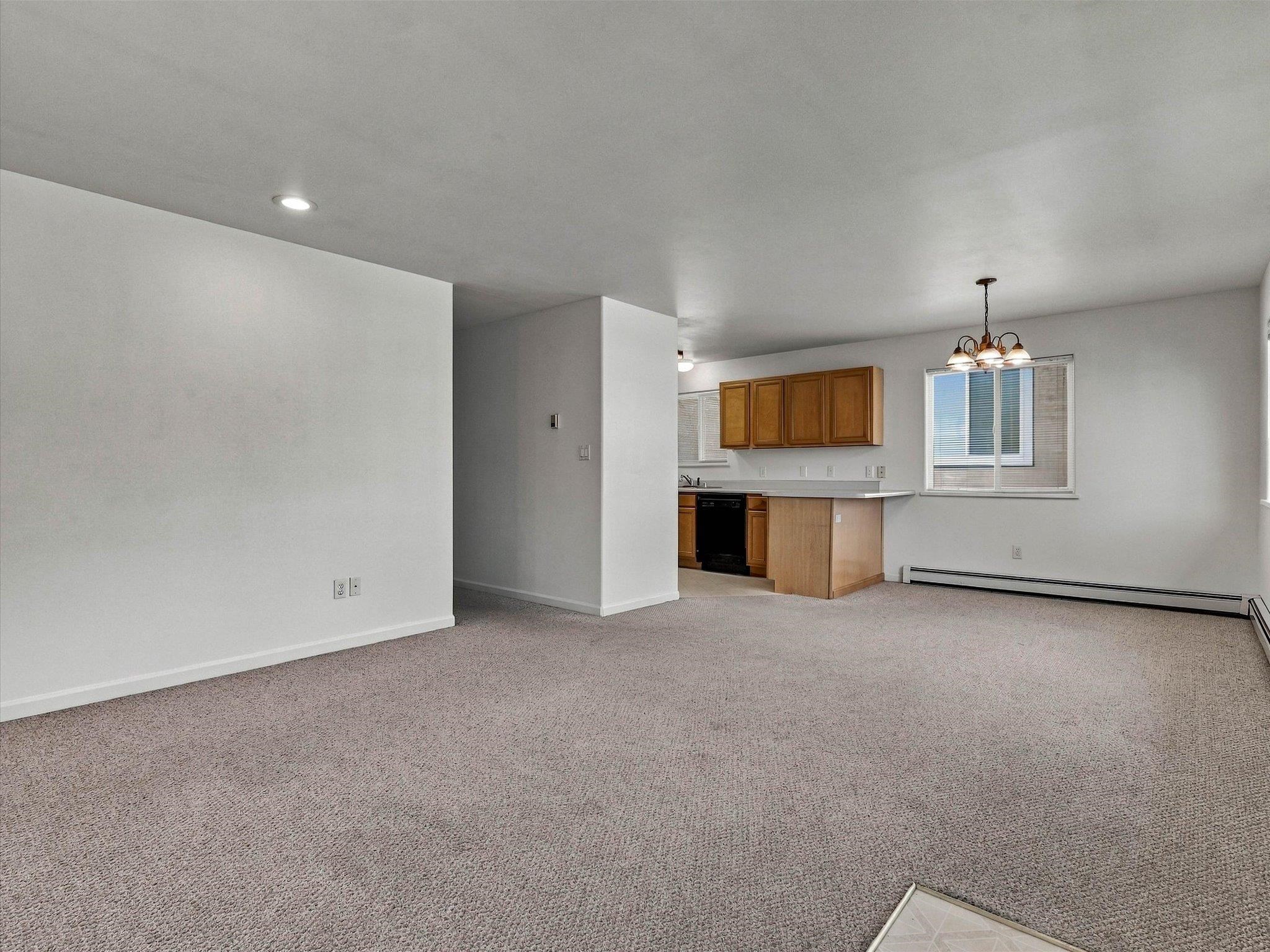 345 W Kennedy Avenue Property Photo 9