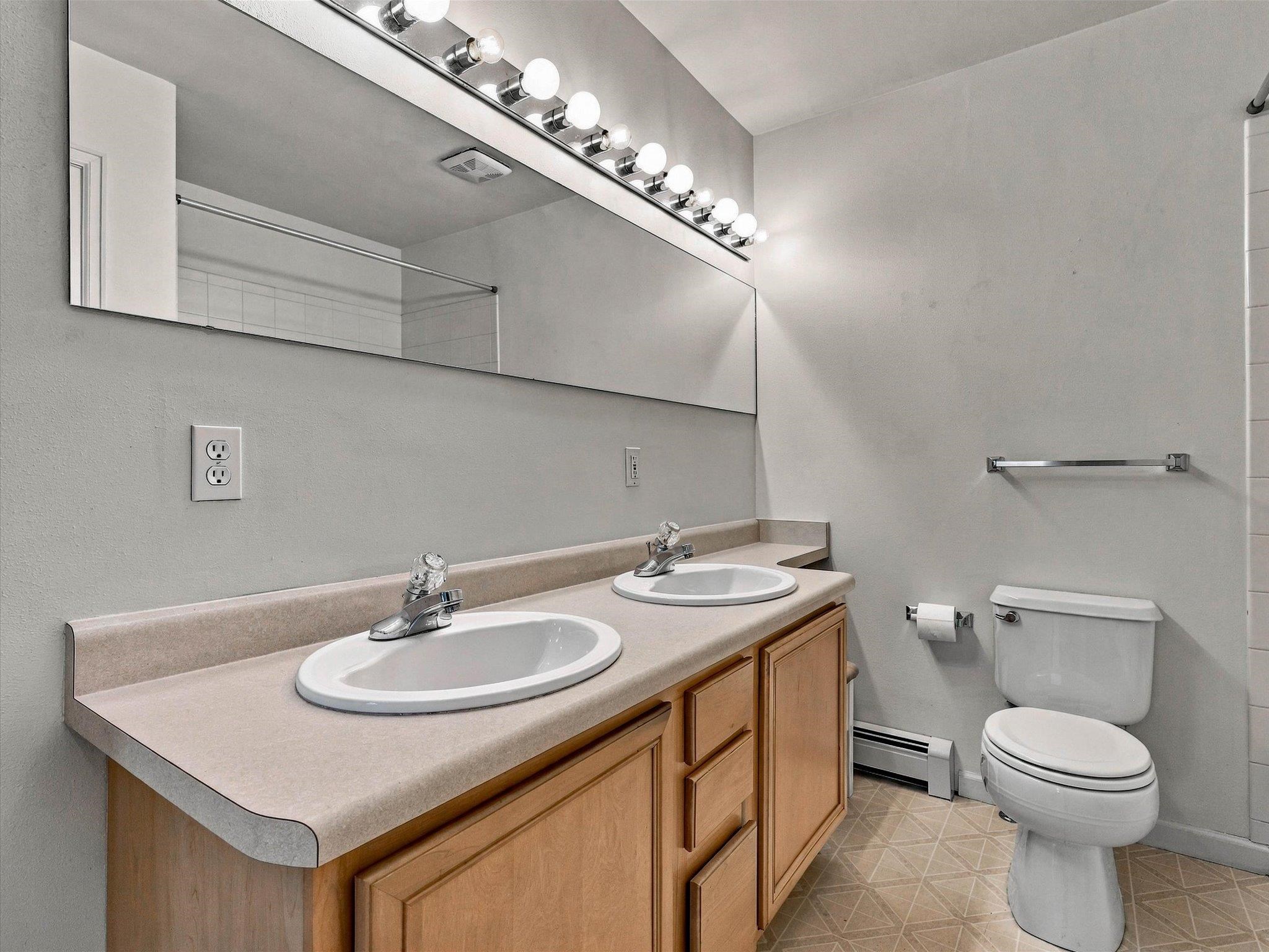345 W Kennedy Avenue Property Photo 19