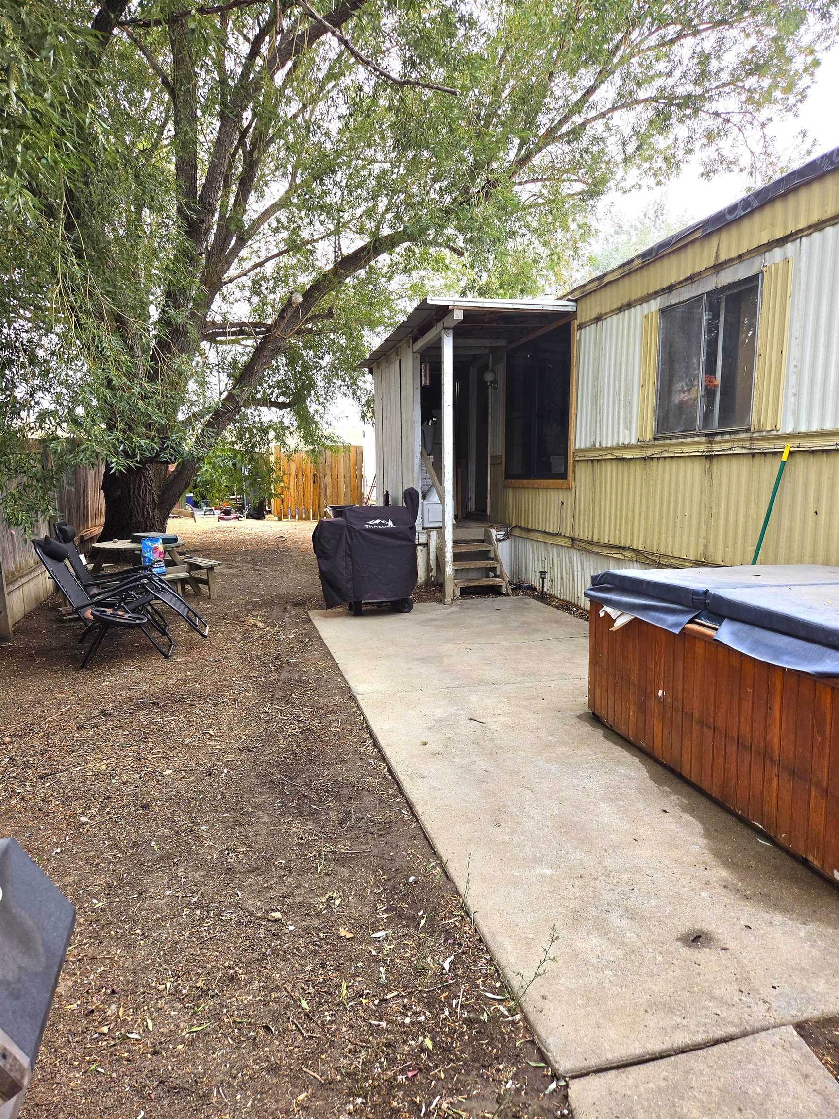 886 Aspen Avenue Property Photo 2