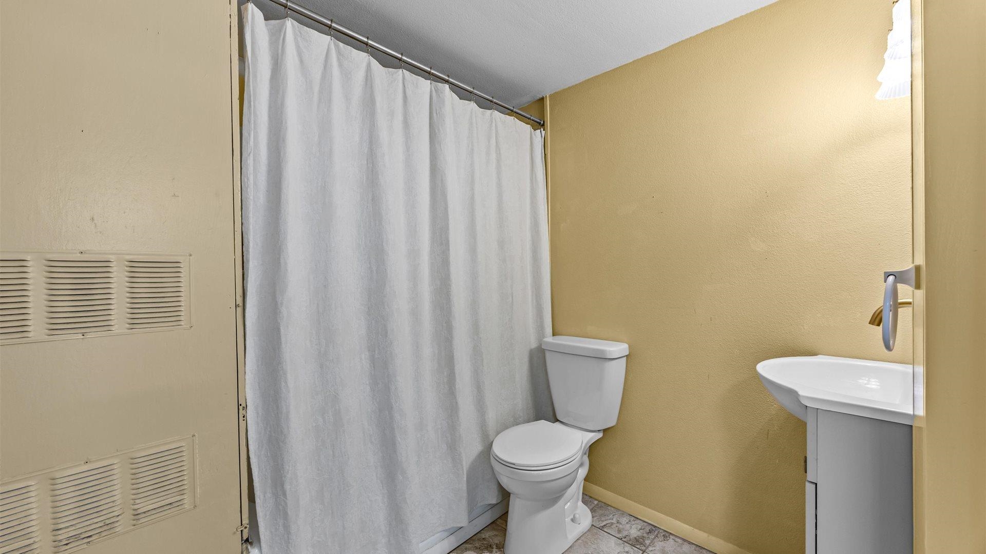 729 E Main Street Property Photo 19