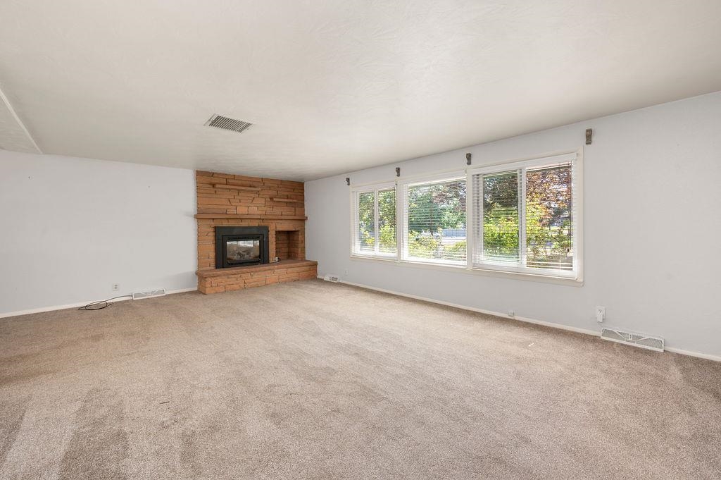 702 Galaxy Drive Property Photo 6