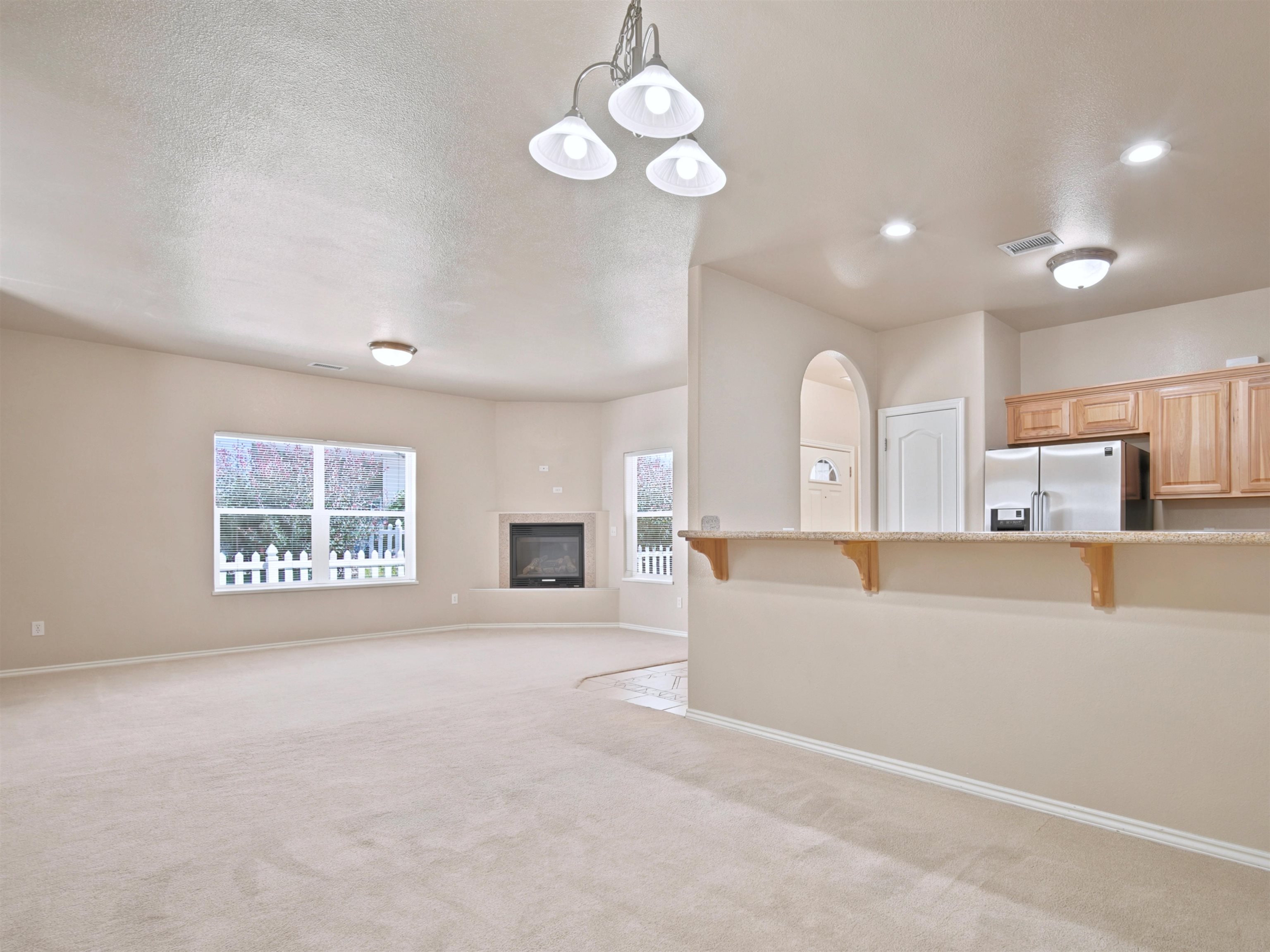583 1/2 Willoughby Street Property Photo 8