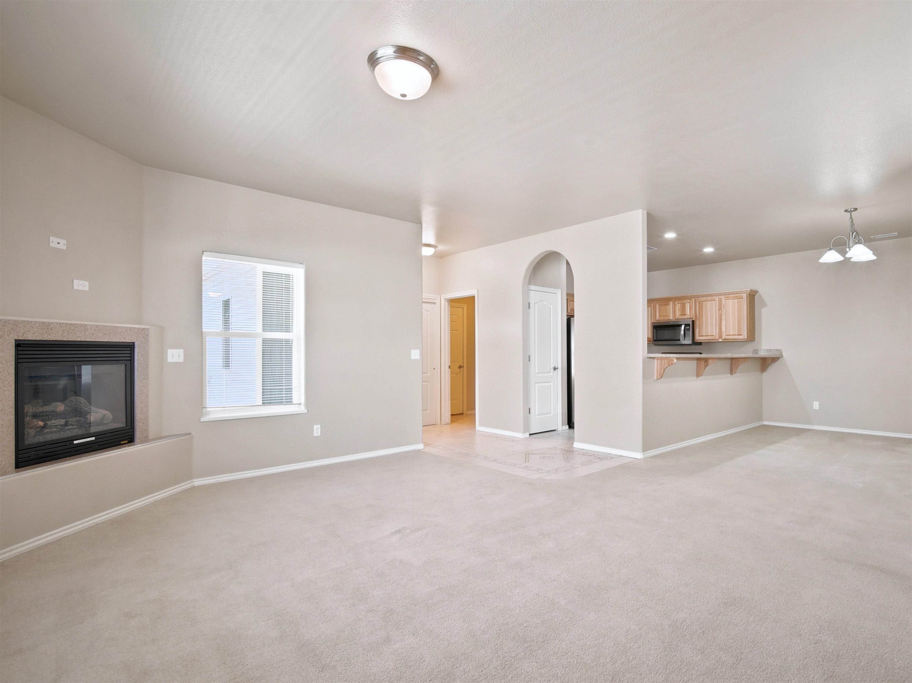 583 1/2 Willoughby Street Property Photo 10