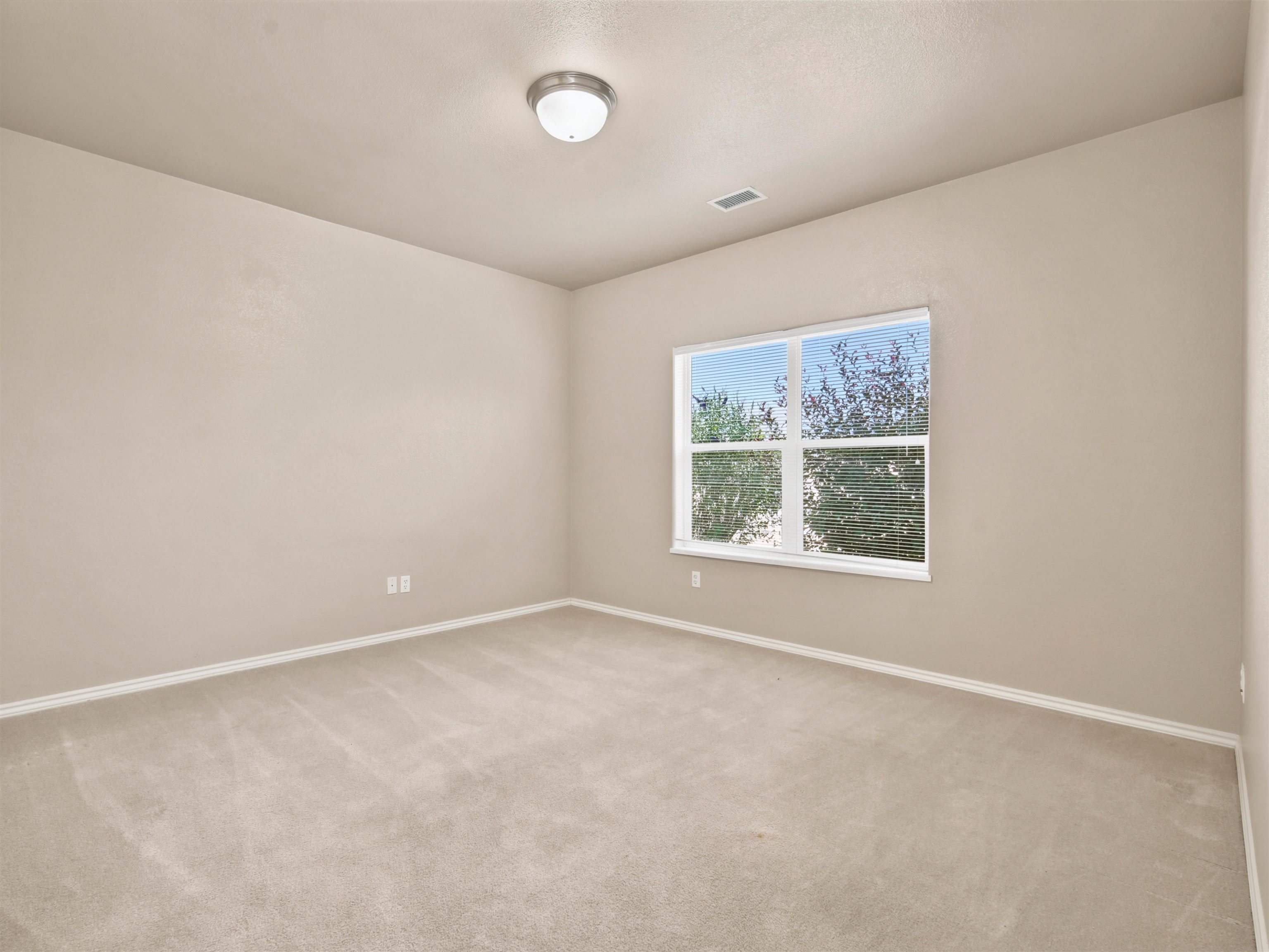 583 1/2 Willoughby Street Property Photo 18