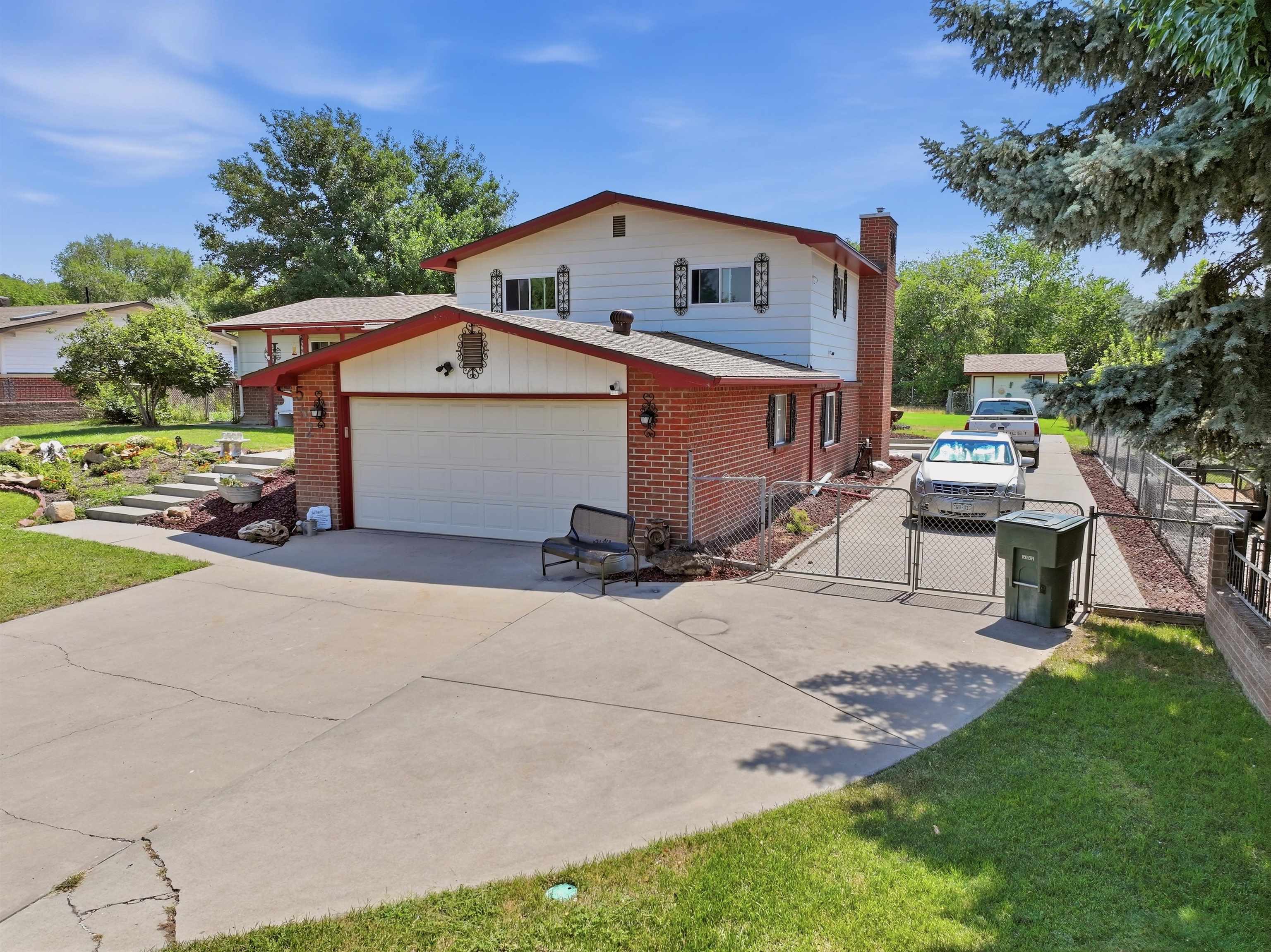 562 Normandy Drive Property Photo 4