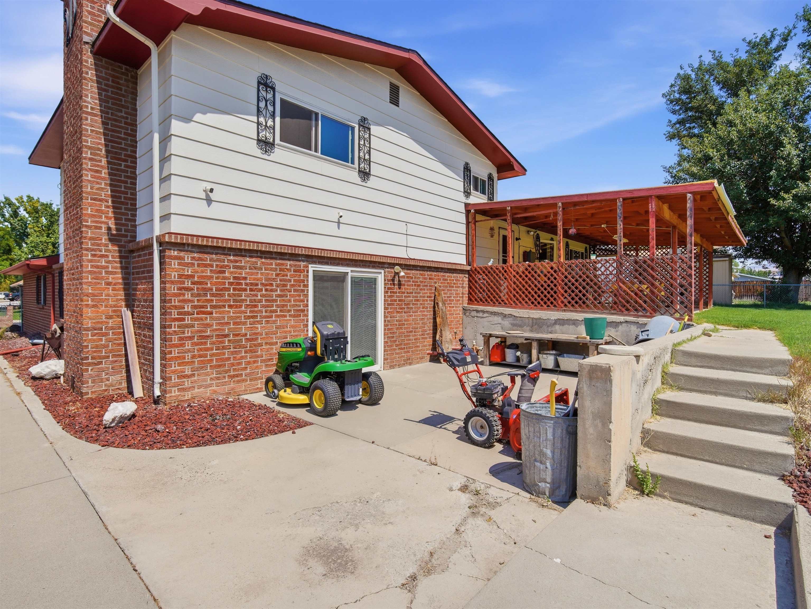 562 Normandy Drive Property Photo 30