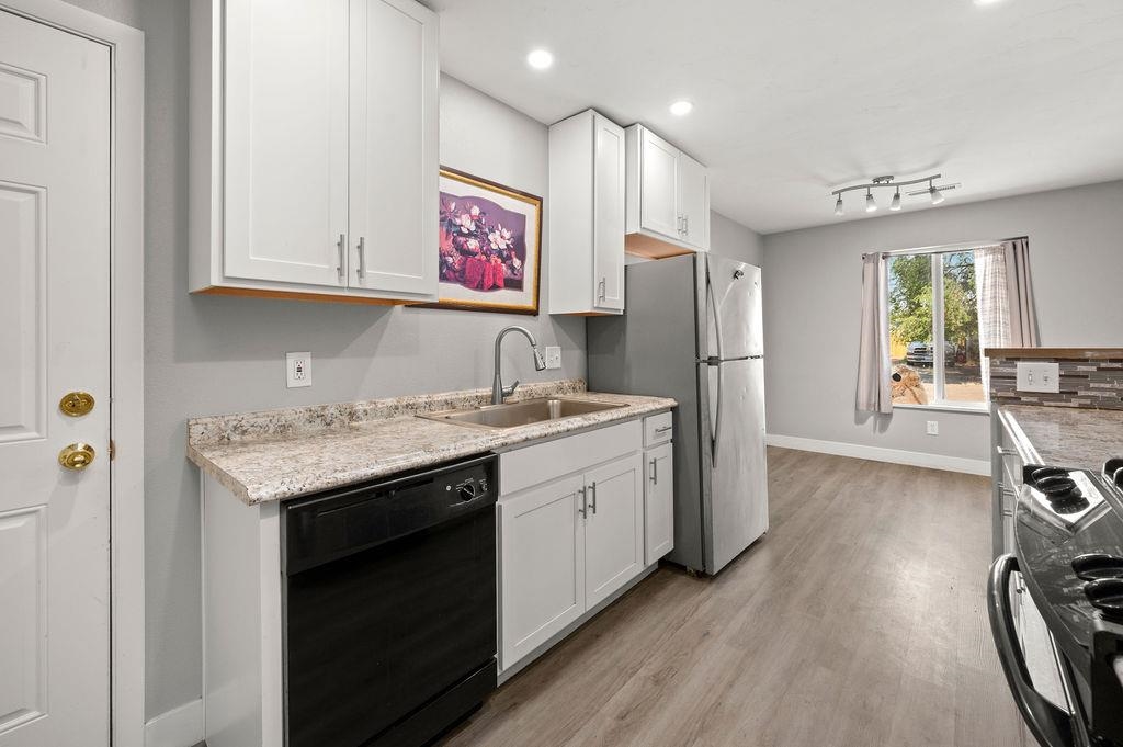 3045 Lancaster Gate Street Property Photo 6