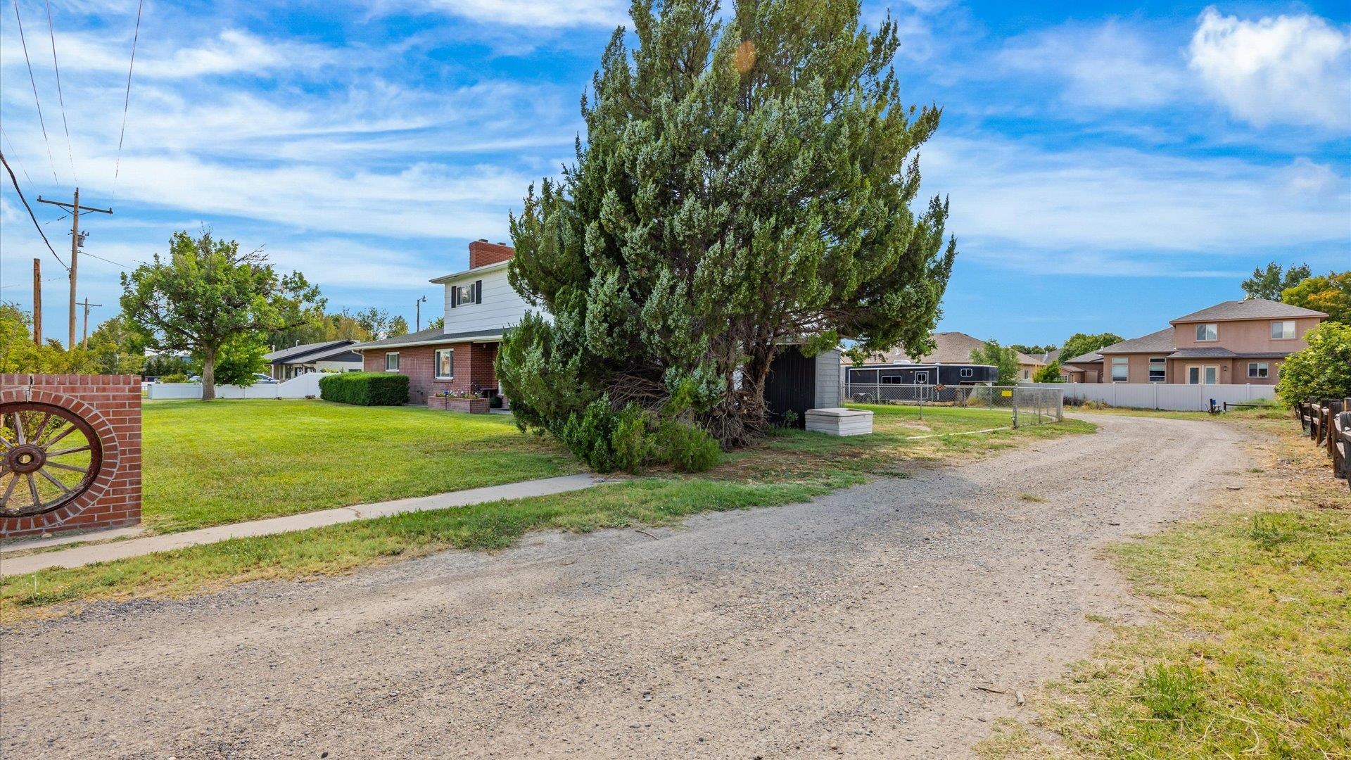 661 29 1/2 Road Property Photo 1