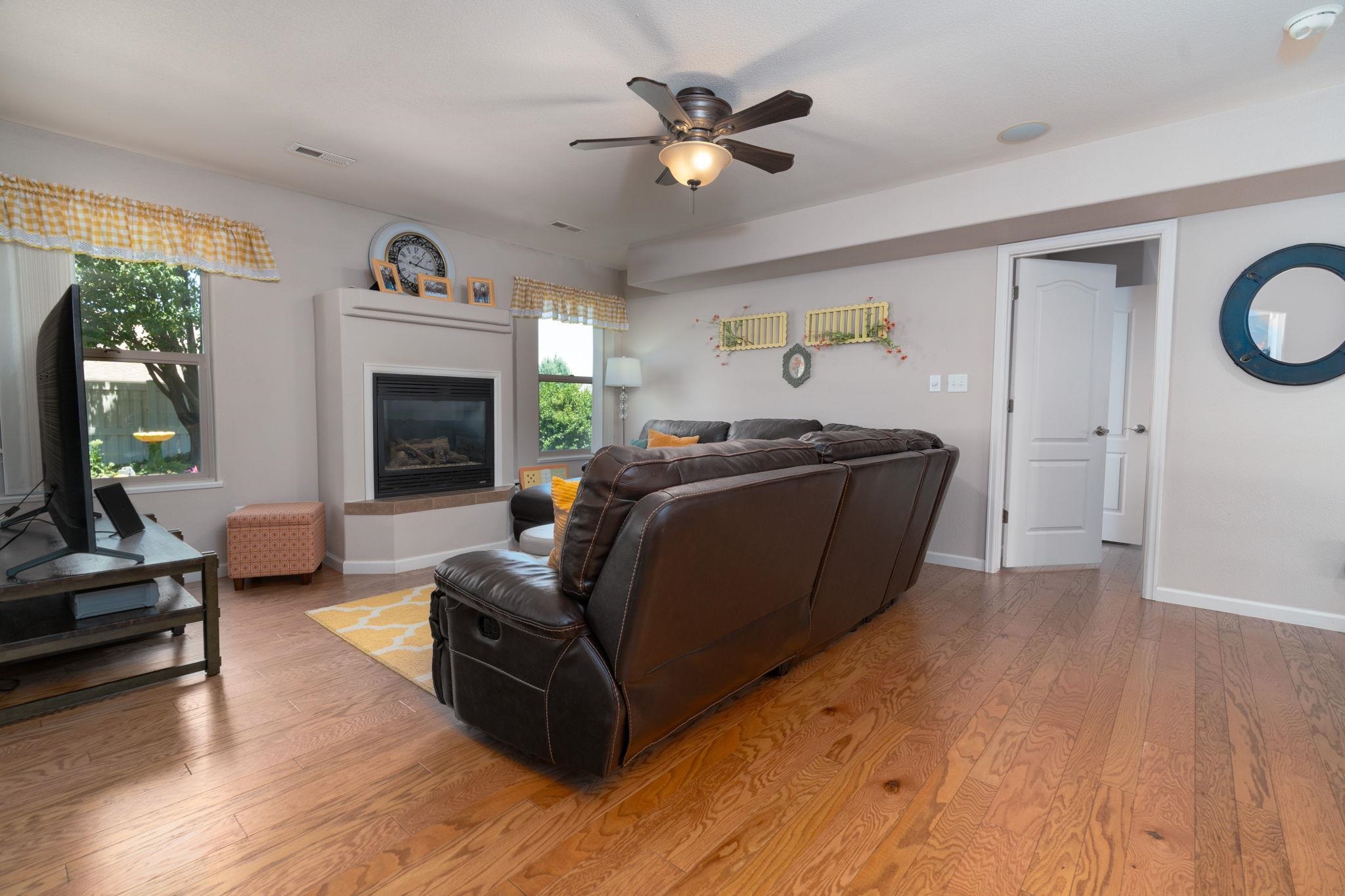 2886 Fall Creek Drive Property Photo 6