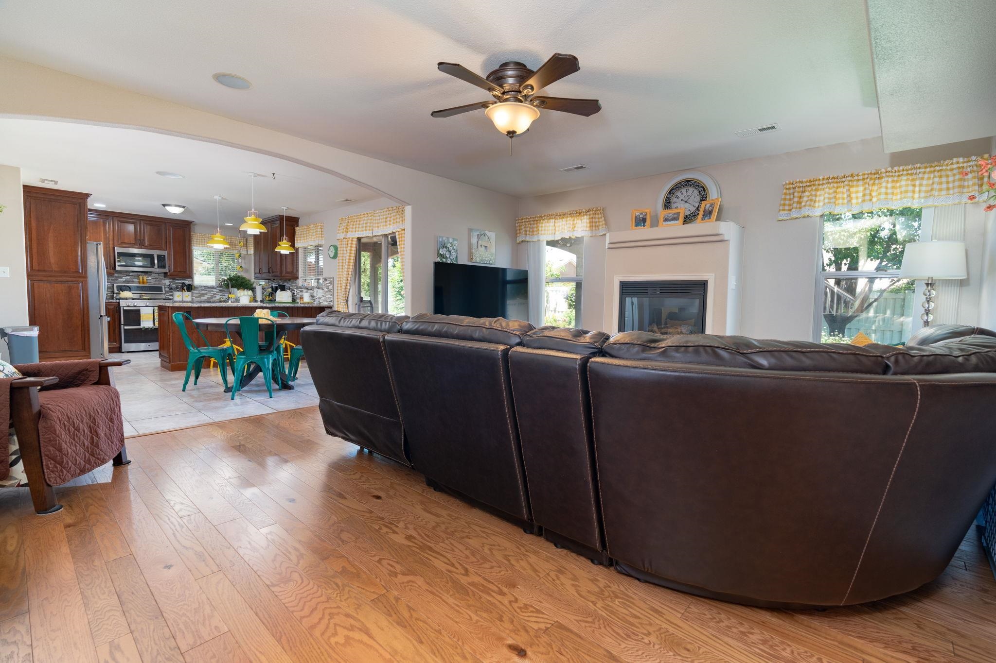2886 Fall Creek Drive Property Photo 8