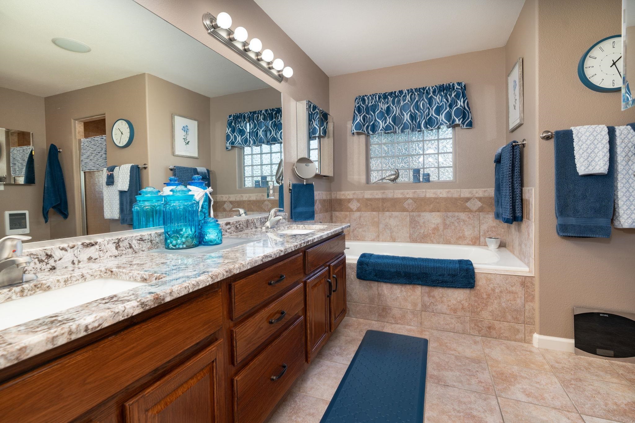 2886 Fall Creek Drive Property Photo 19