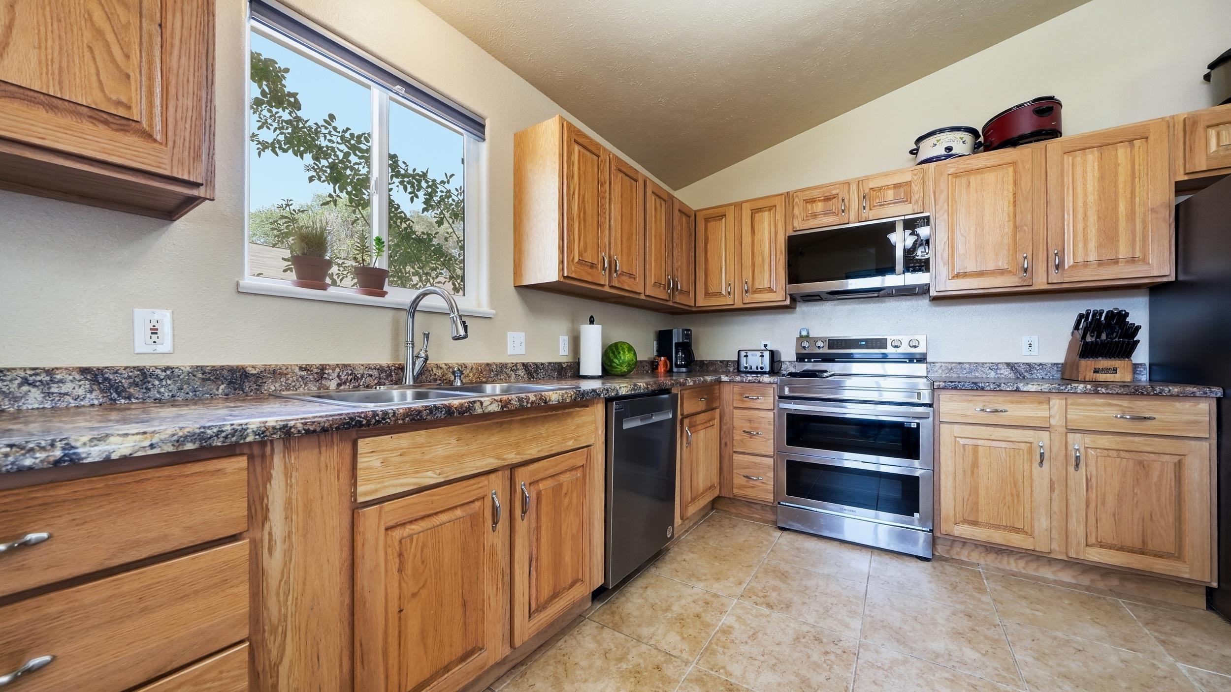 815 E Harrison Avenue Property Photo 5