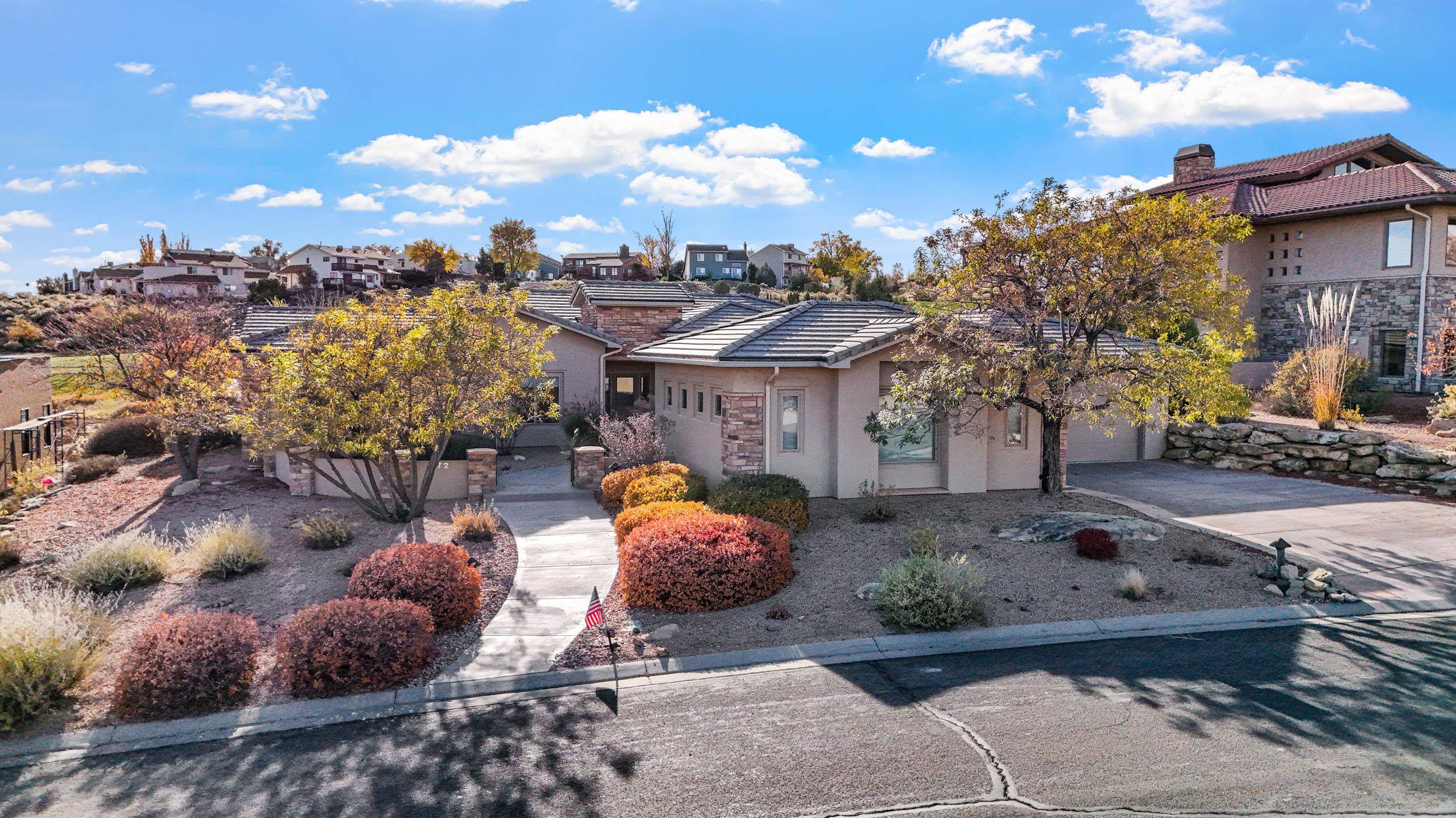 372 High Desert Road Property Photo 1