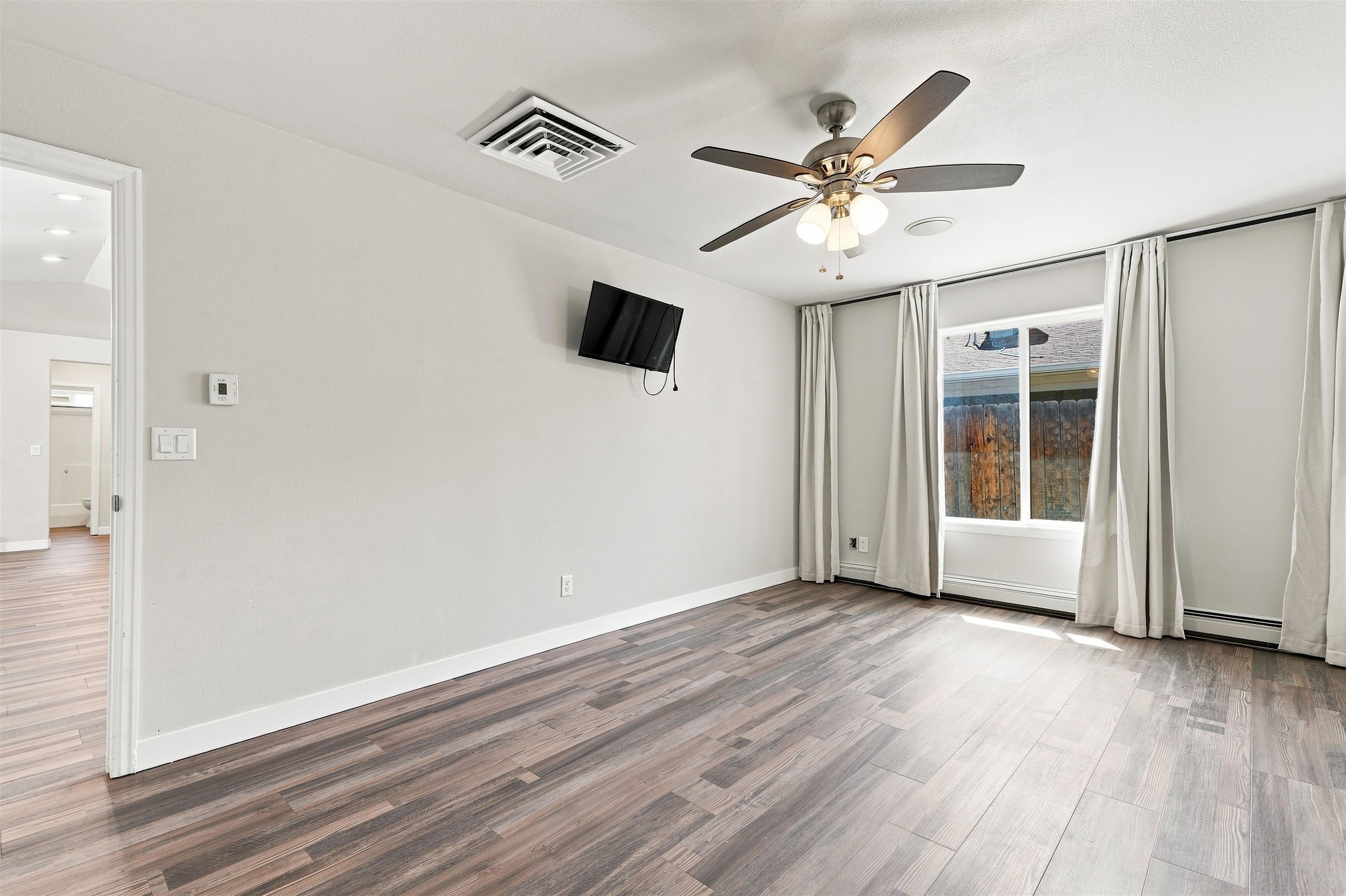 669 Marshall Street Property Photo 11