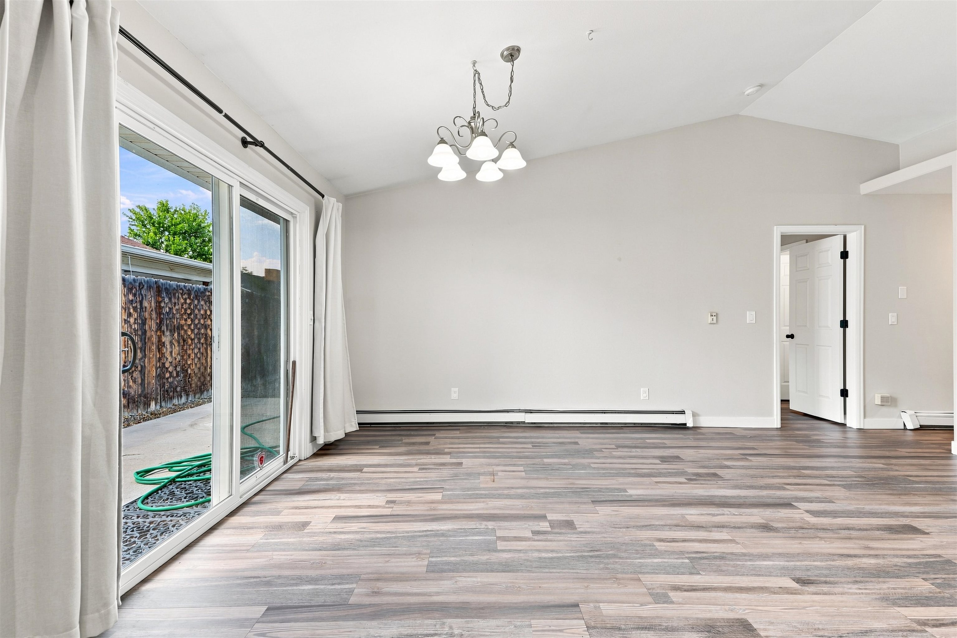 669 Marshall Street Property Photo 23
