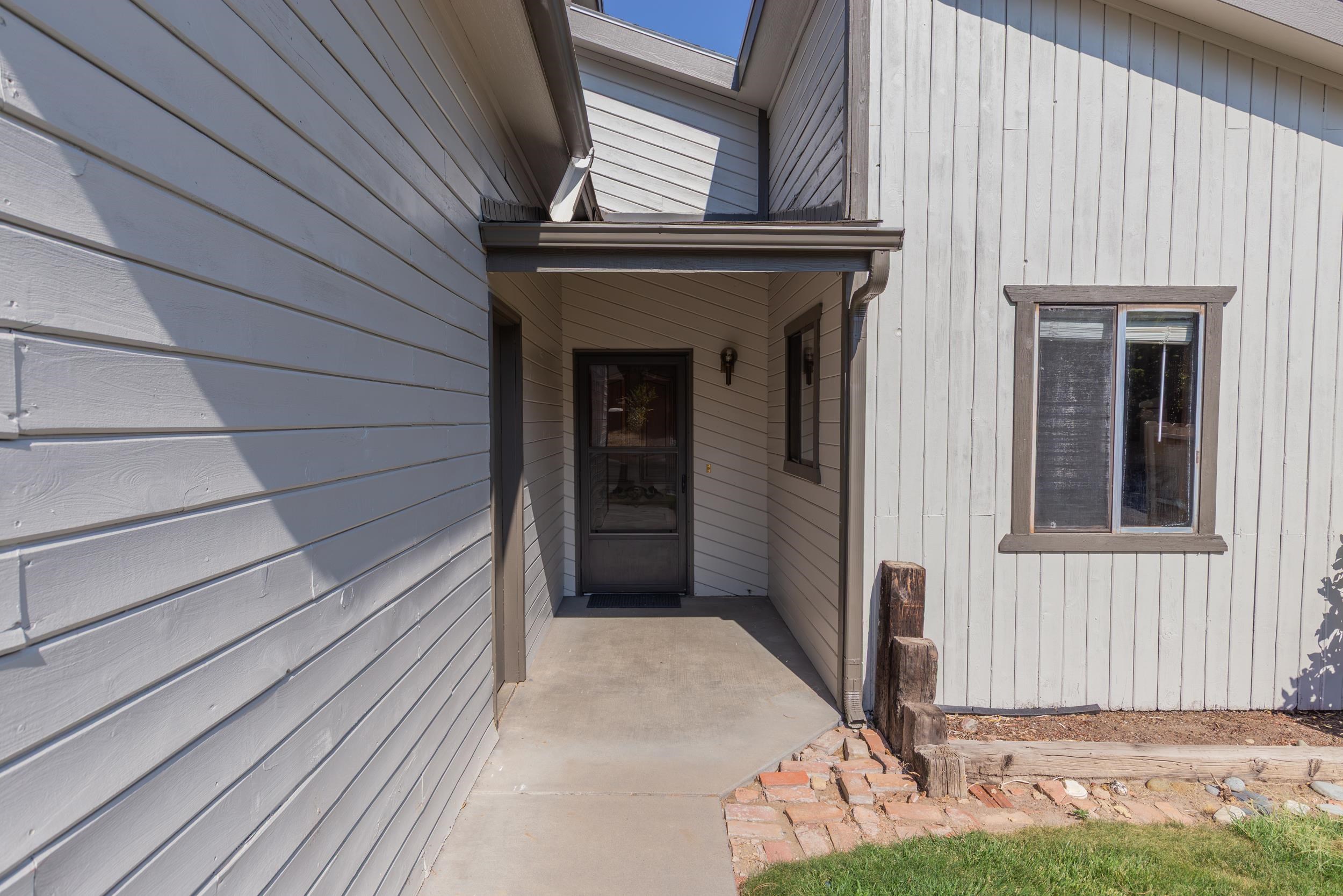 389 1/2 Ridge View Drive Property Photo 4