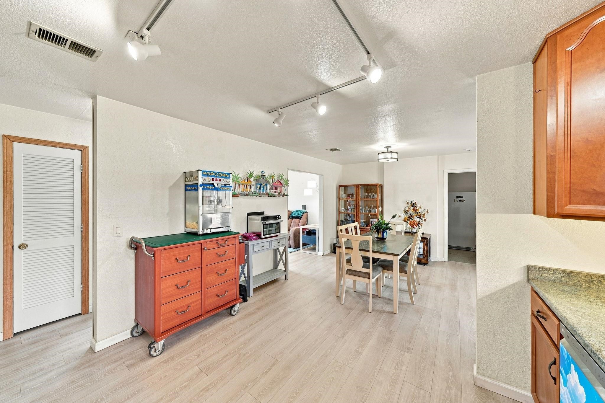 447 Doris Road Property Photo 10