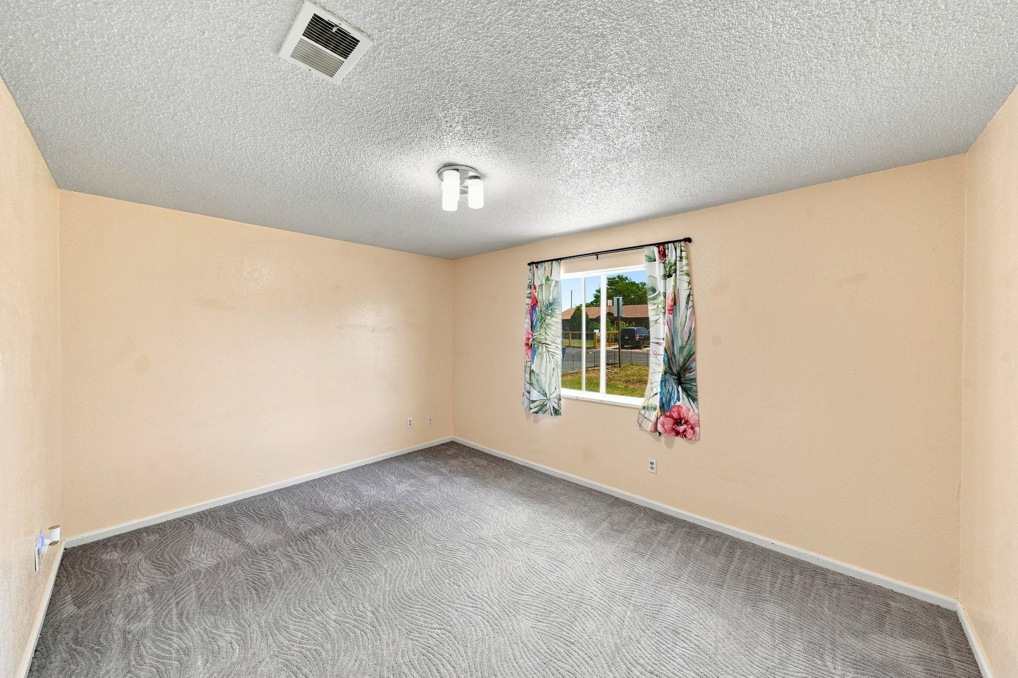 447 Doris Road Property Photo 16