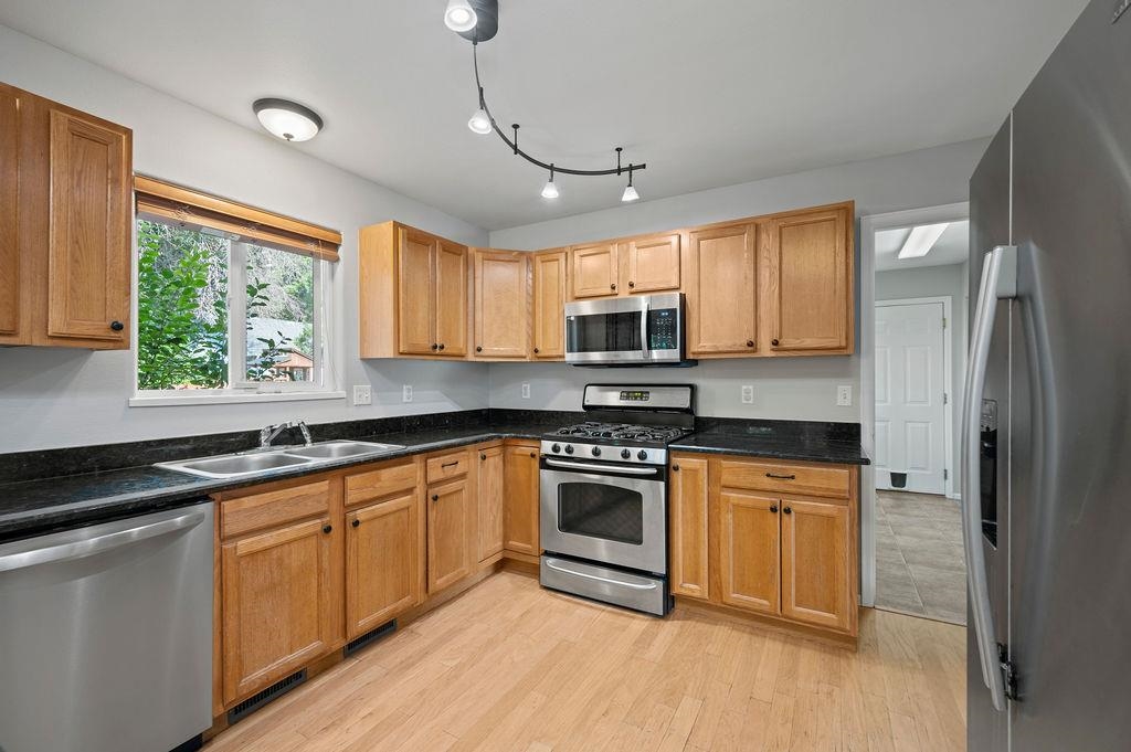 619 Devin Drive Property Photo 15