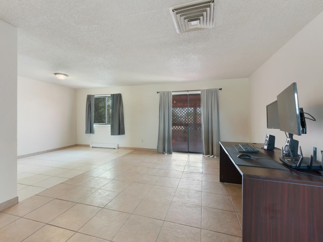533 Gardner Way Property Photo 2