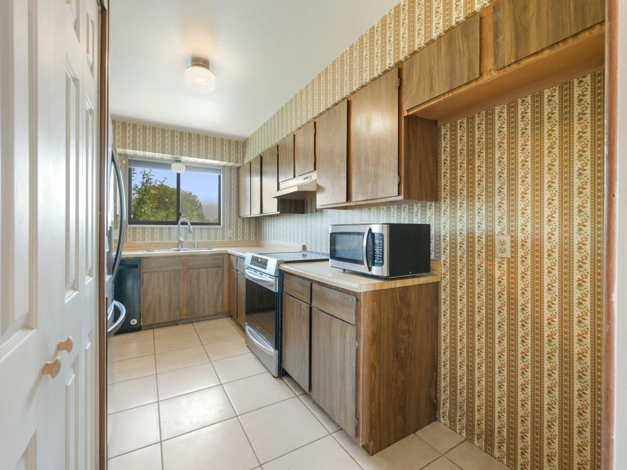 533 Gardner Way Property Photo 6