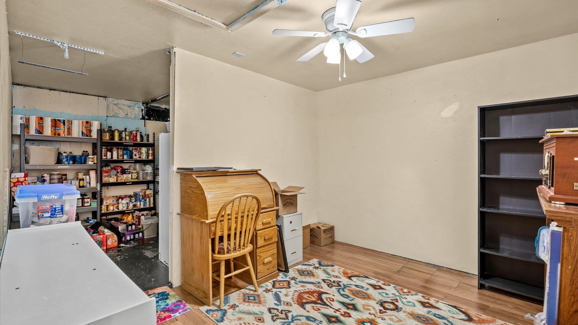 466 Santee Street Property Photo 7