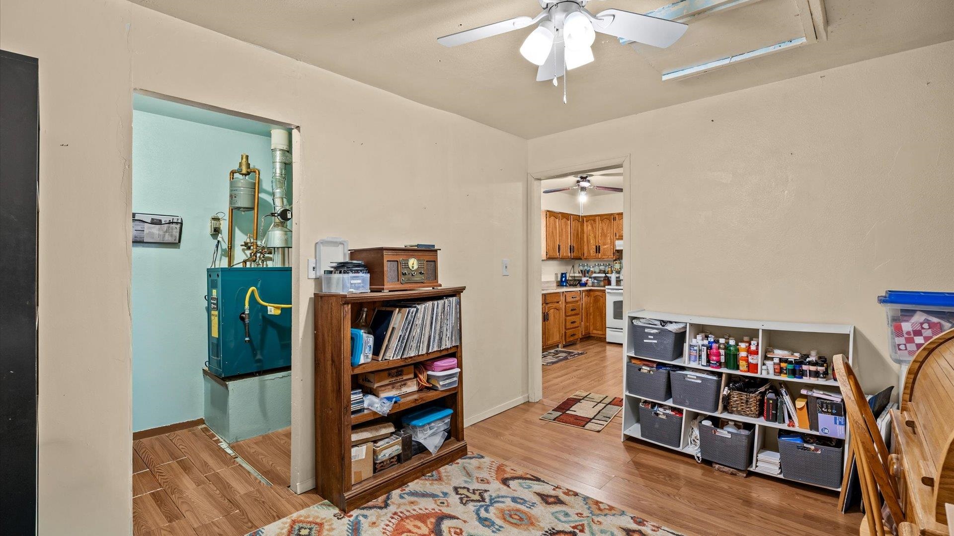 466 Santee Street Property Photo 8